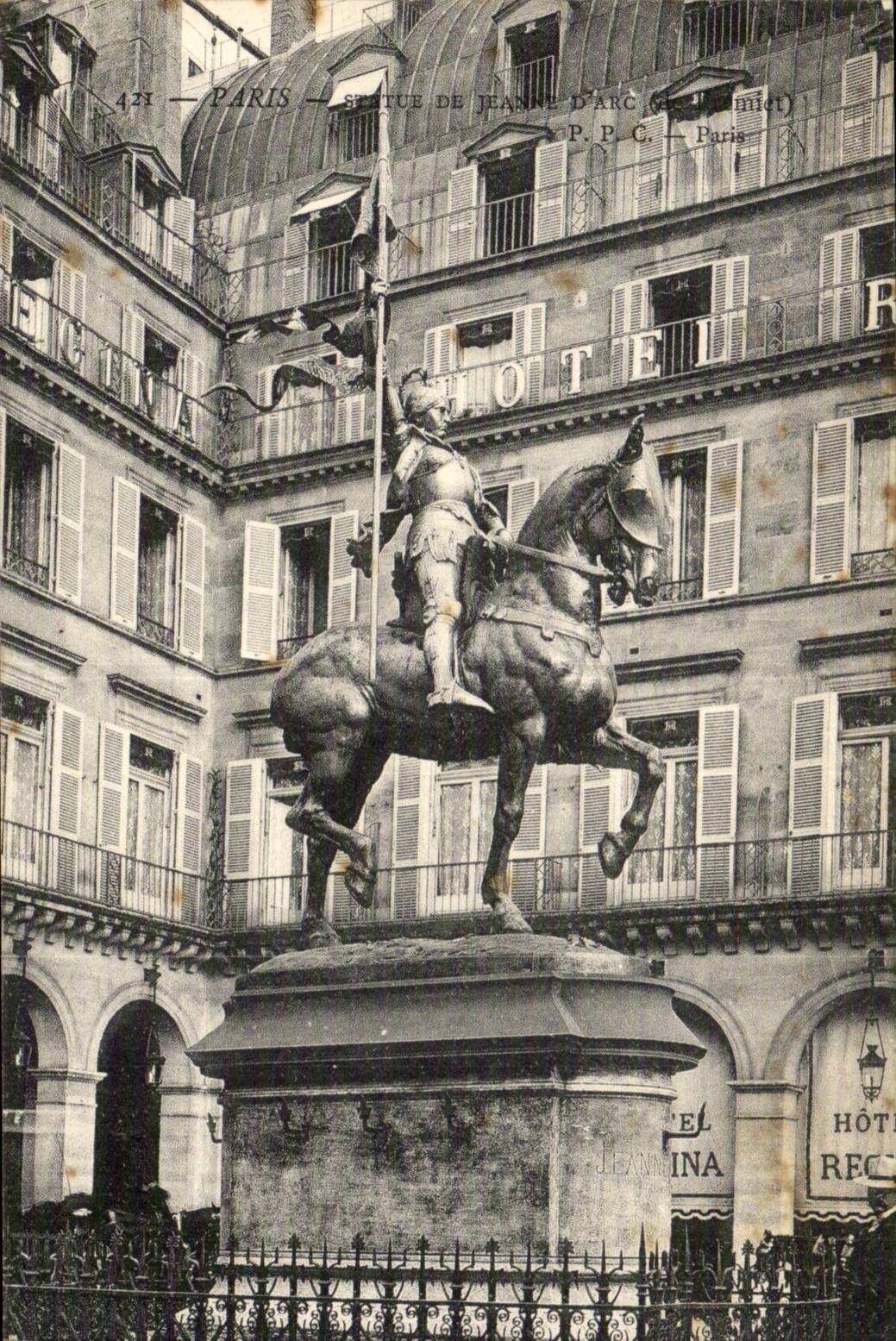 Paris CPA Statue de Jeanne d'arc