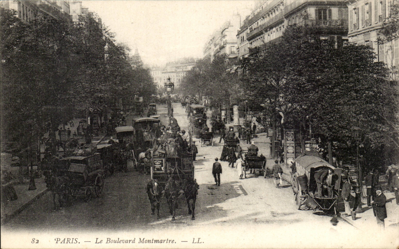 Paris CPA Boulevard Montmartre