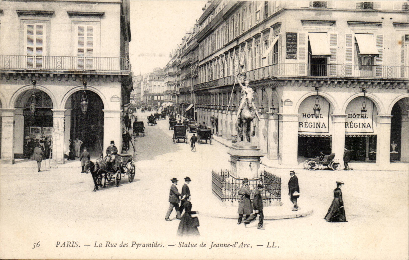Paris CPA Rue des Pyramides Statue de Jeanne d'arc