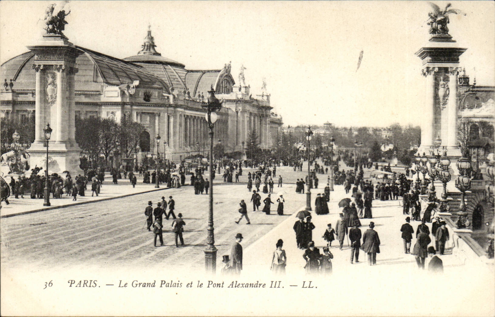 Paris CPA Grand Palais und Brucke Alexandre III