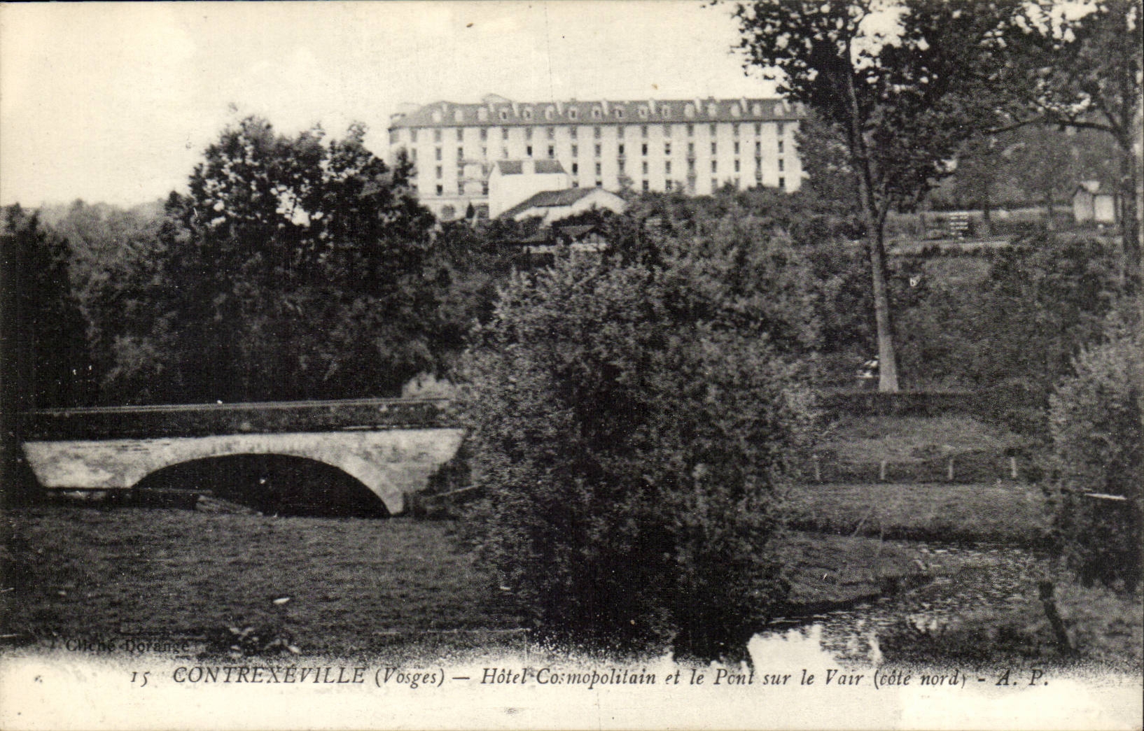 Contrexeville CPA Hotel cosmopolitain und die Brucke auf Eichhornchenpelz