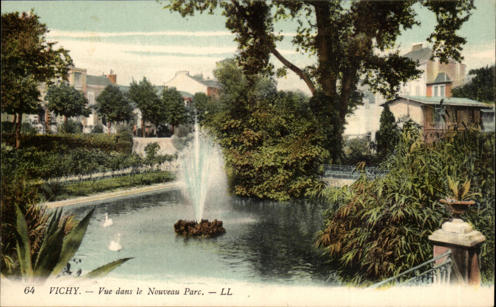 Vichy CPA Seen in the new park