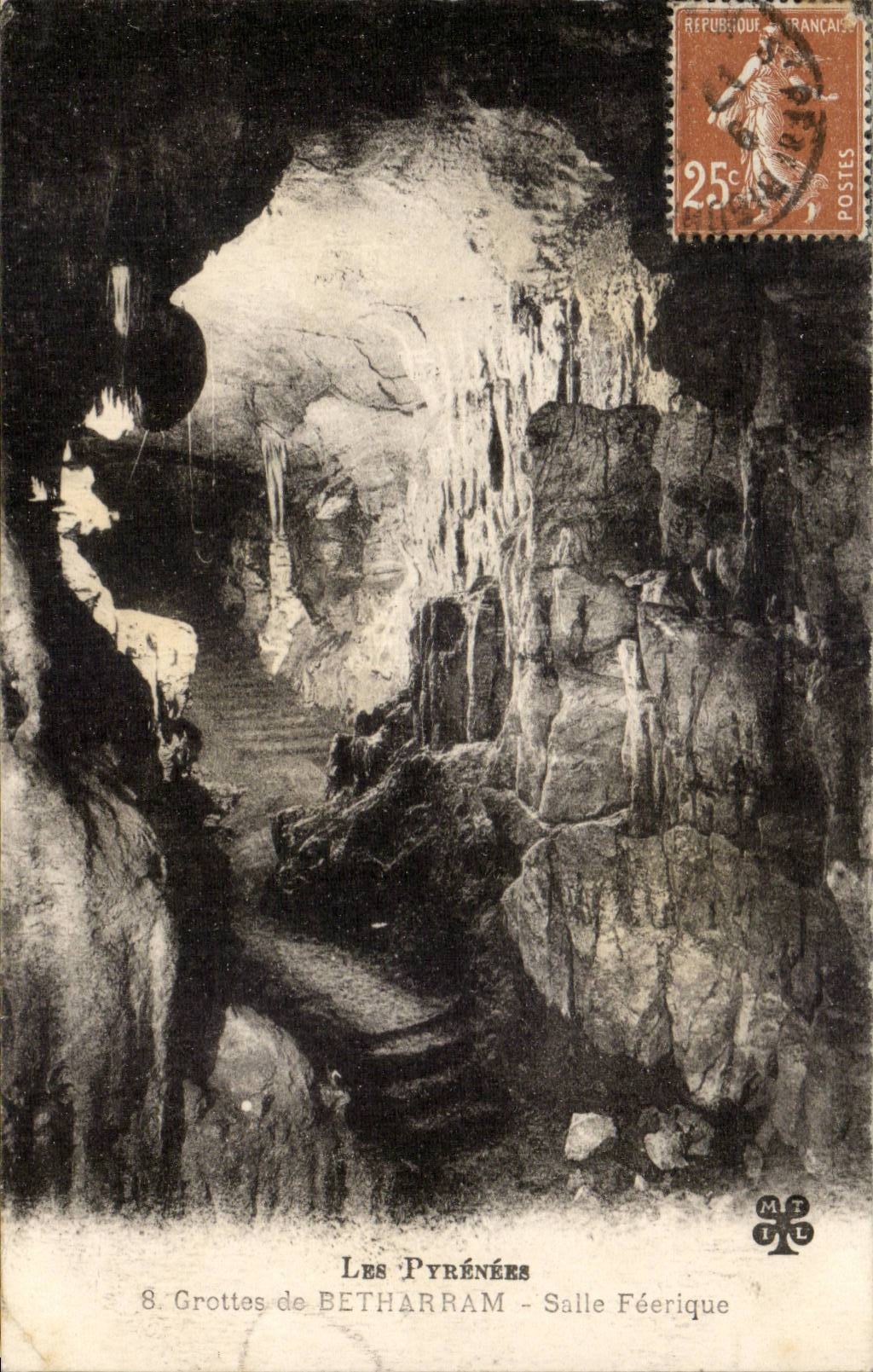 CPA Hohlen des marchenhaften Betharram Raumes