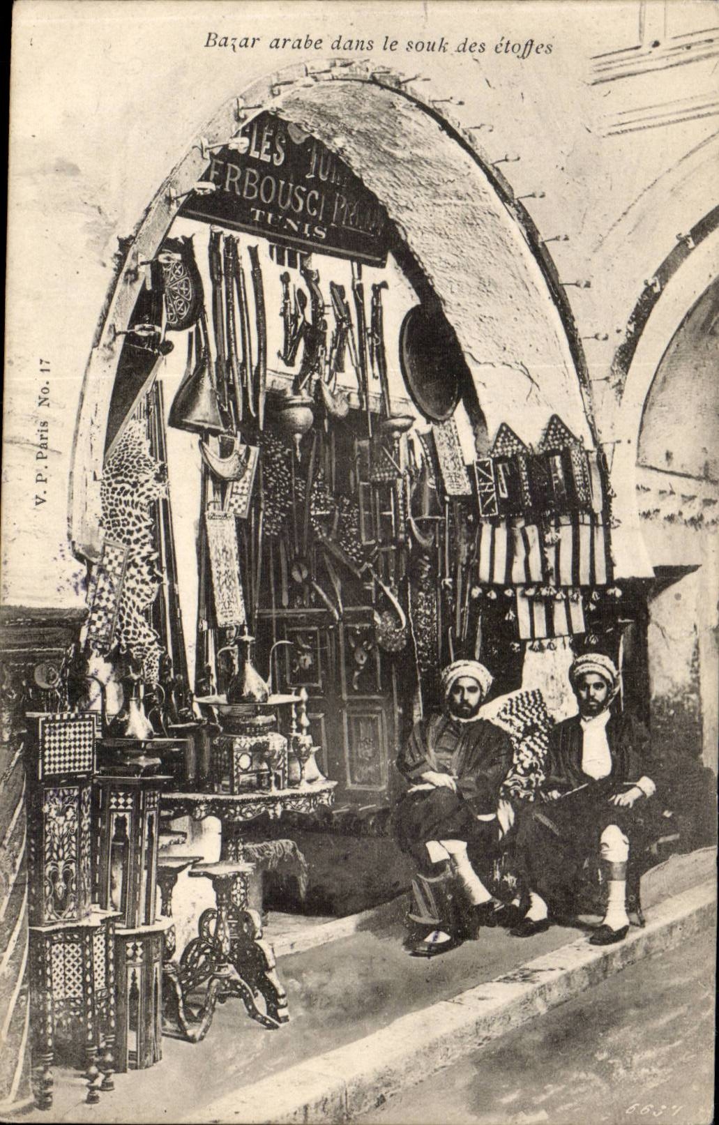 Tunisia Tunis CPA Arab Bazaar in the souk of the fabrics