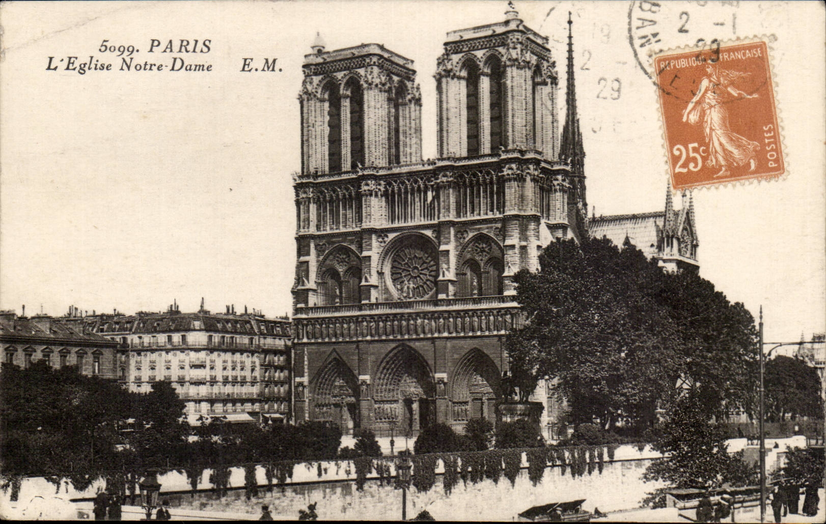 Paris CPA L'eglise Notre DAme