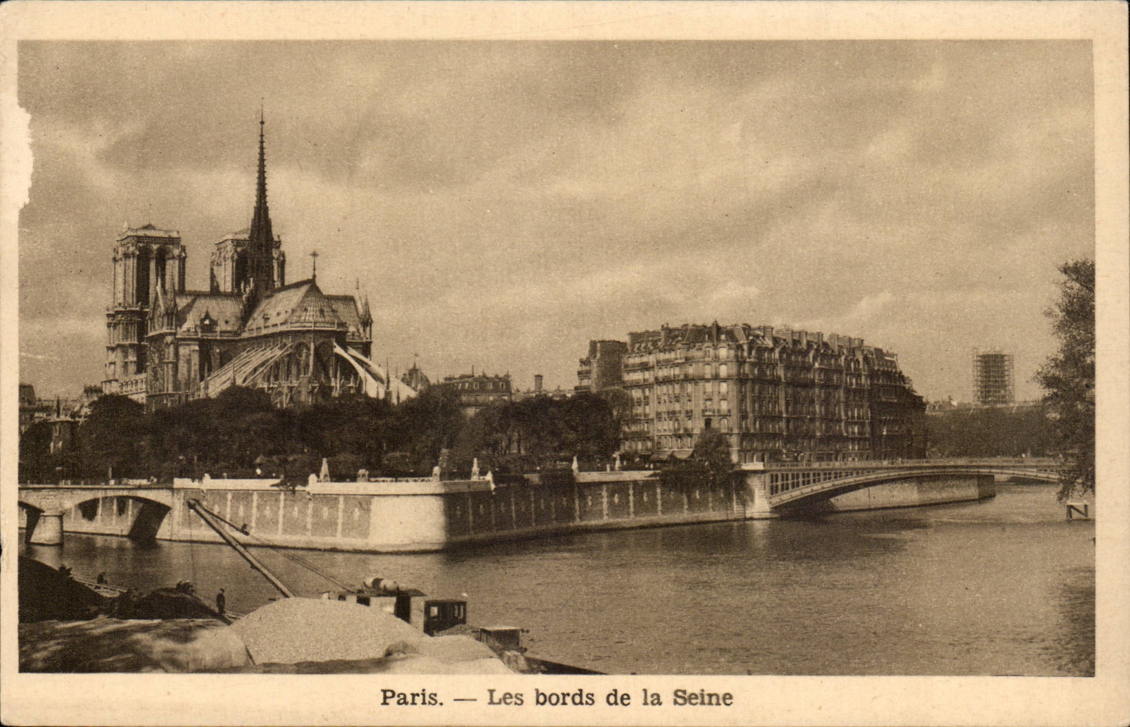 Paris CPA Les bords de la Seine
