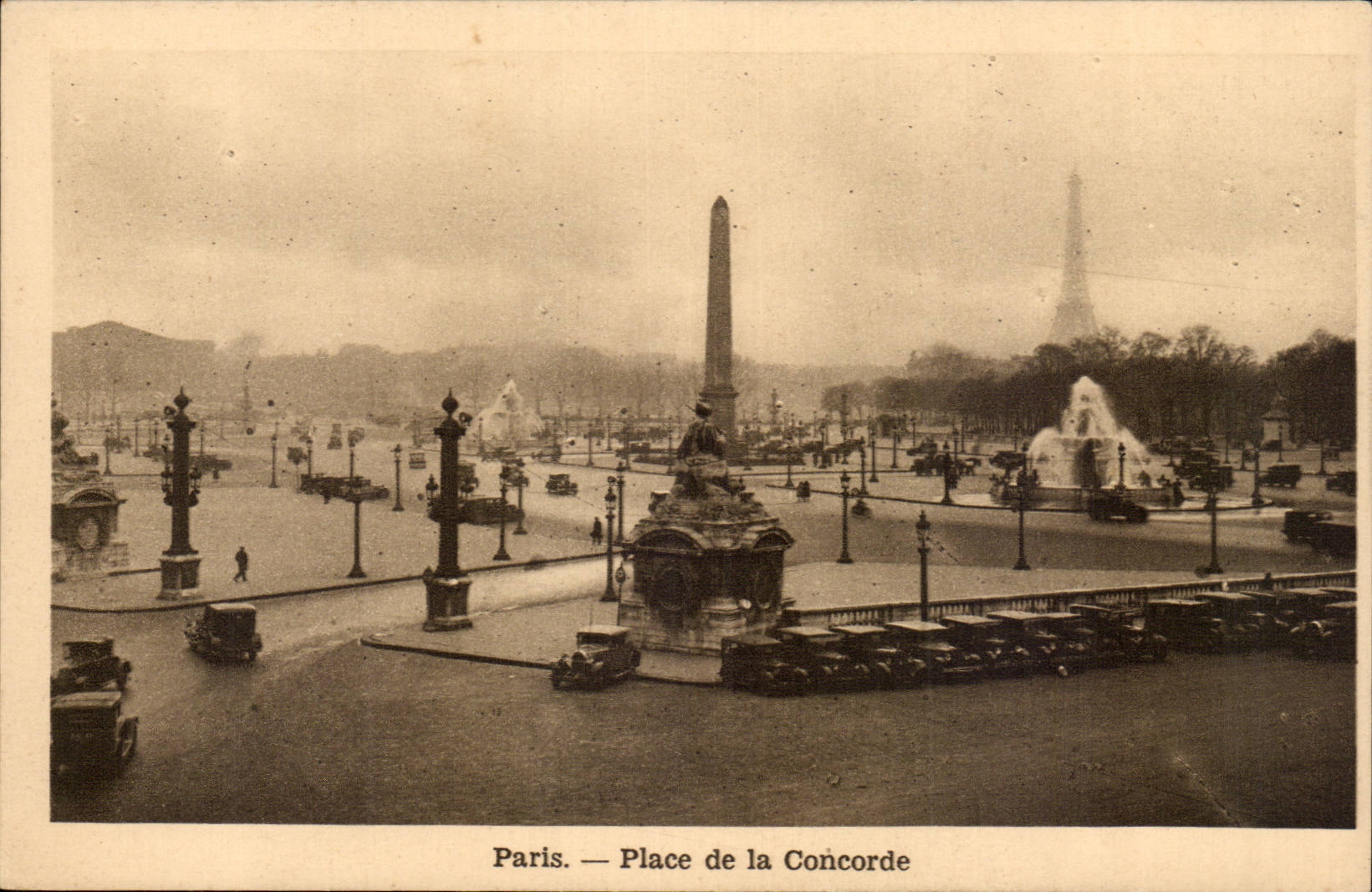 Paris CPA Place de la Concorde (Tour Eiffel)