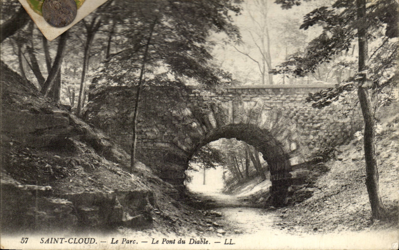 Saint Cloud CPA Le parc le pont du diable