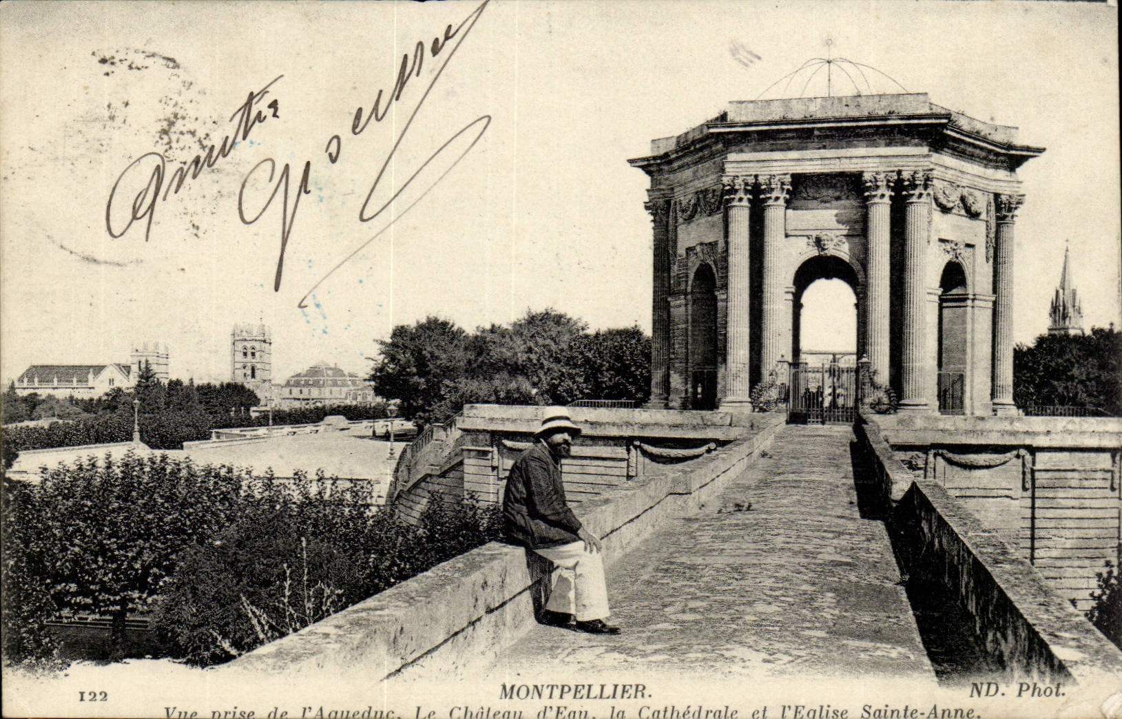 Montpellier CPA Vue prise de l'aqueduc le chateau d'eau la cathedrale et l'eglise Sainte Anne
