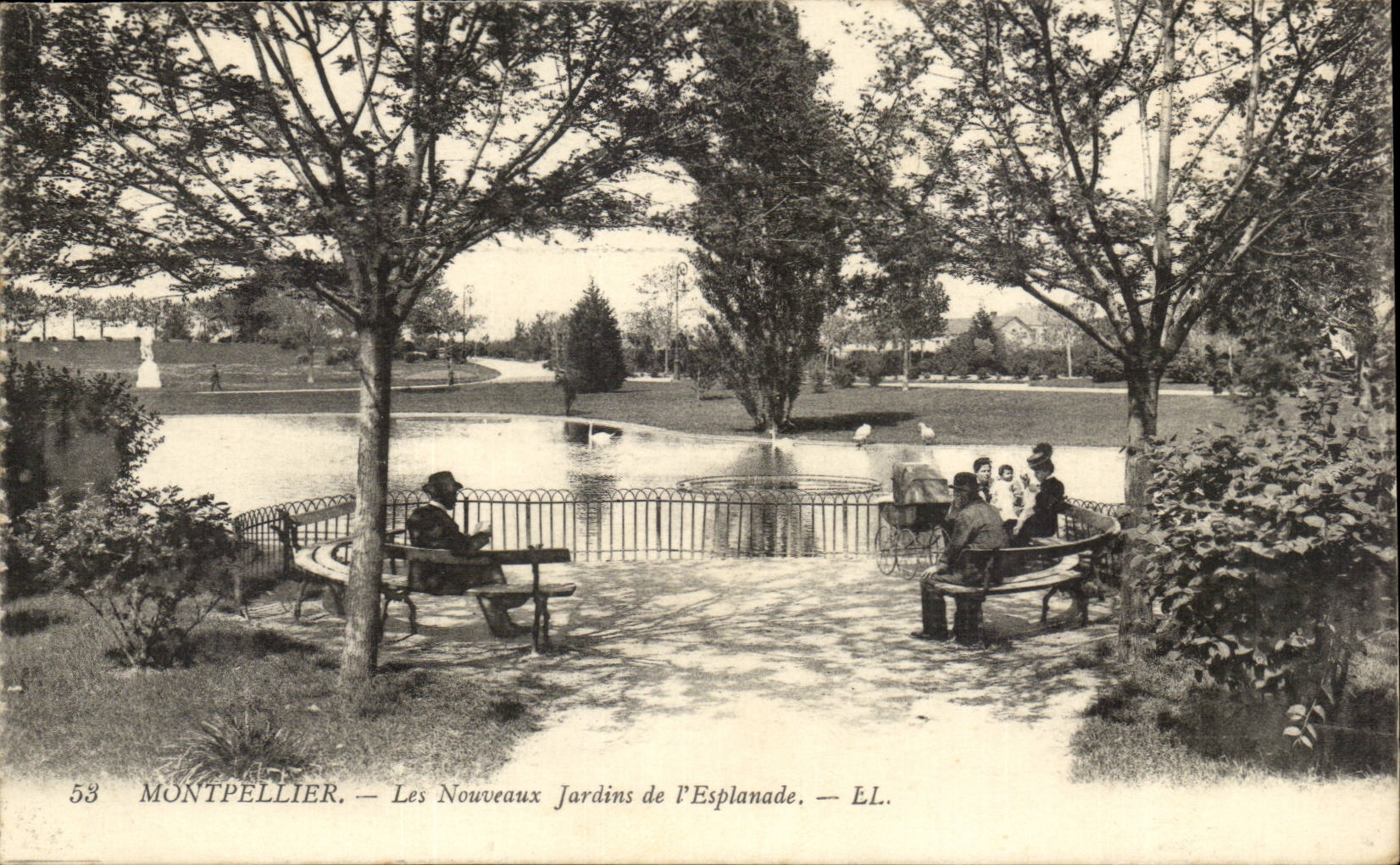 Montpellier CPA Les nouveaux jardins de l'esplanade
