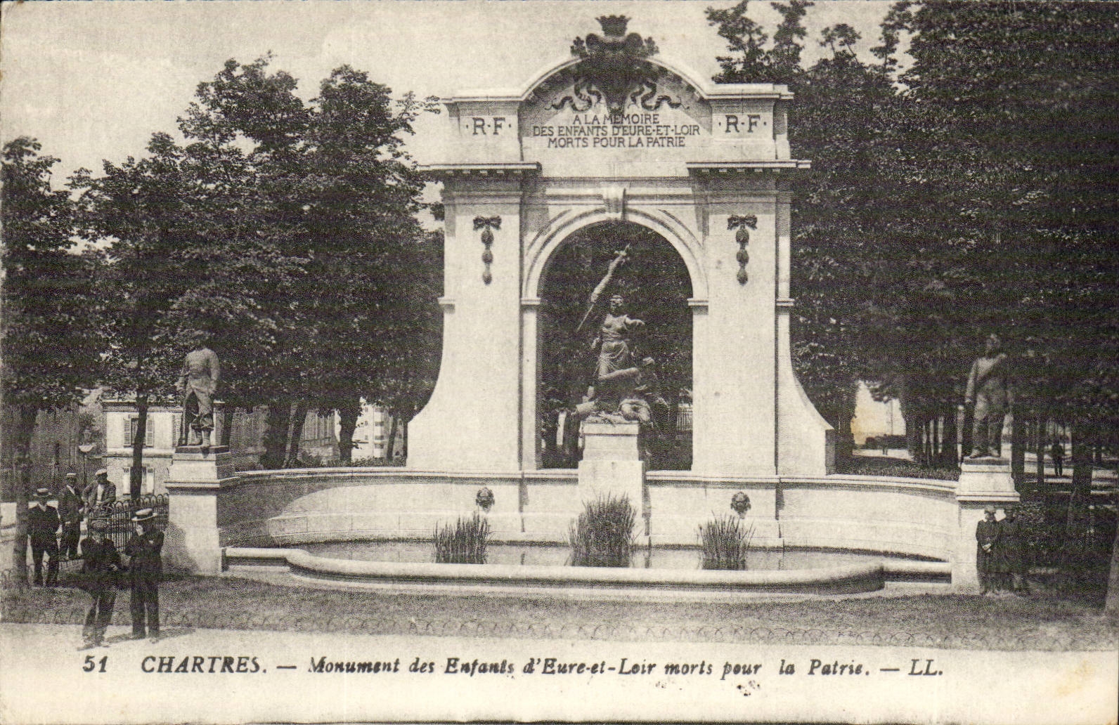 Chartres CPA Monument of the children of the Eure and Loir died for France