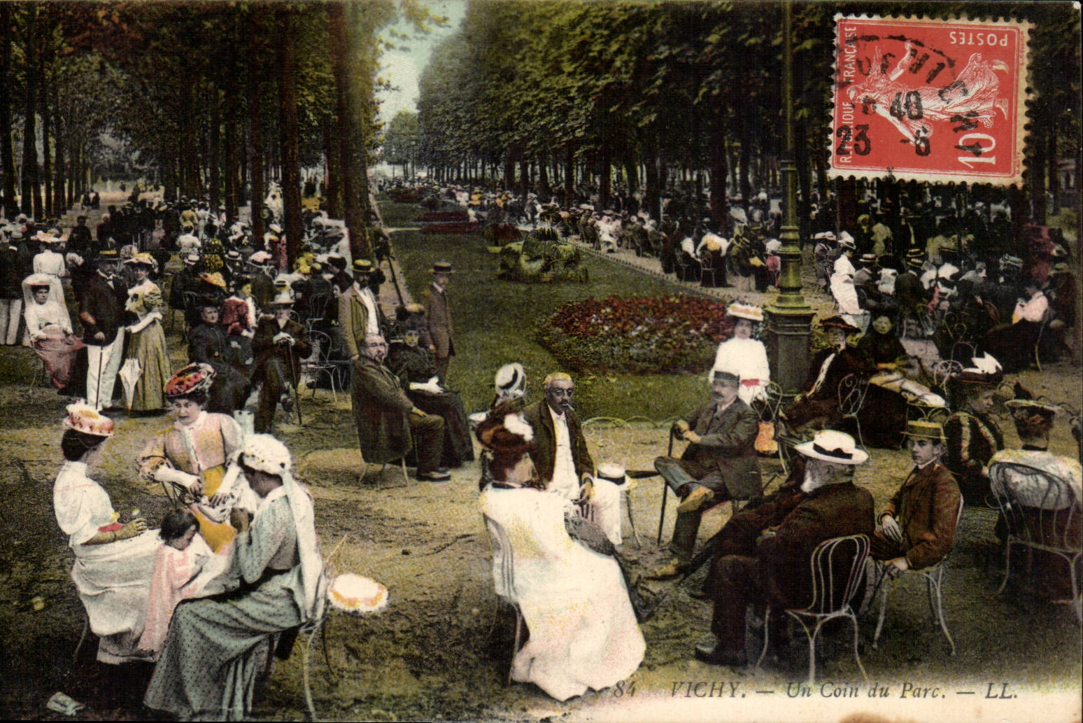 Vichy CPA a corner of the park