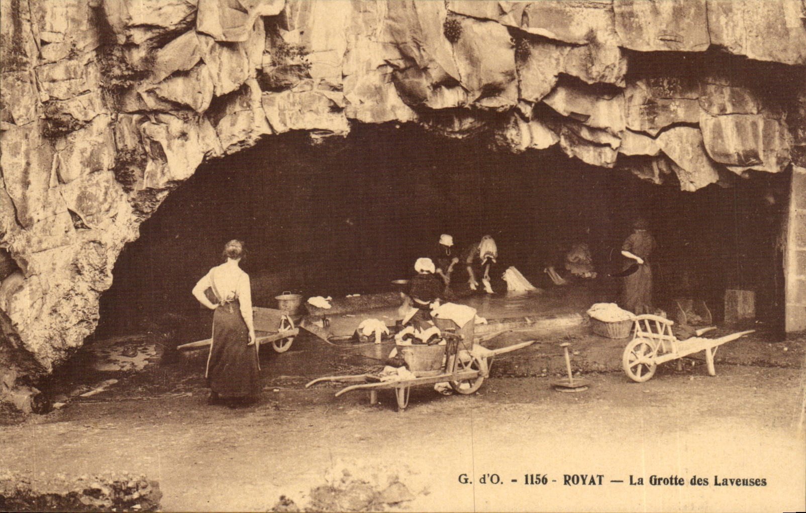 Royat CPA the cave of washerwomen TOP