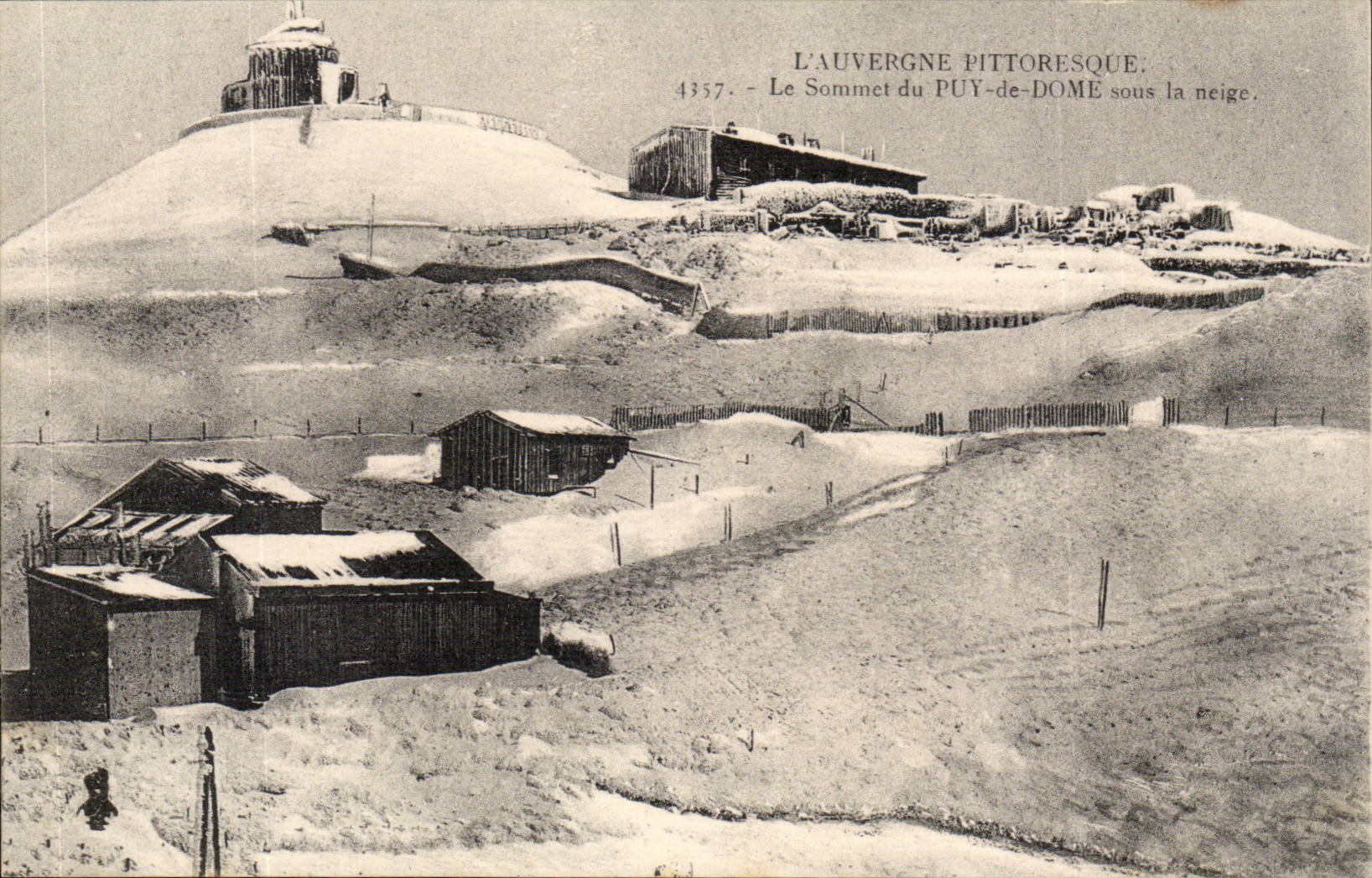 Auvergne CPA Summit of Puy of dome under snow