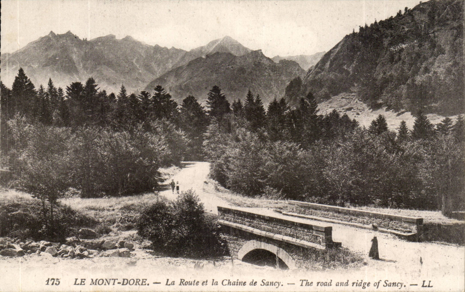 The Mount Gilds CPA the road and the chain of Sancy