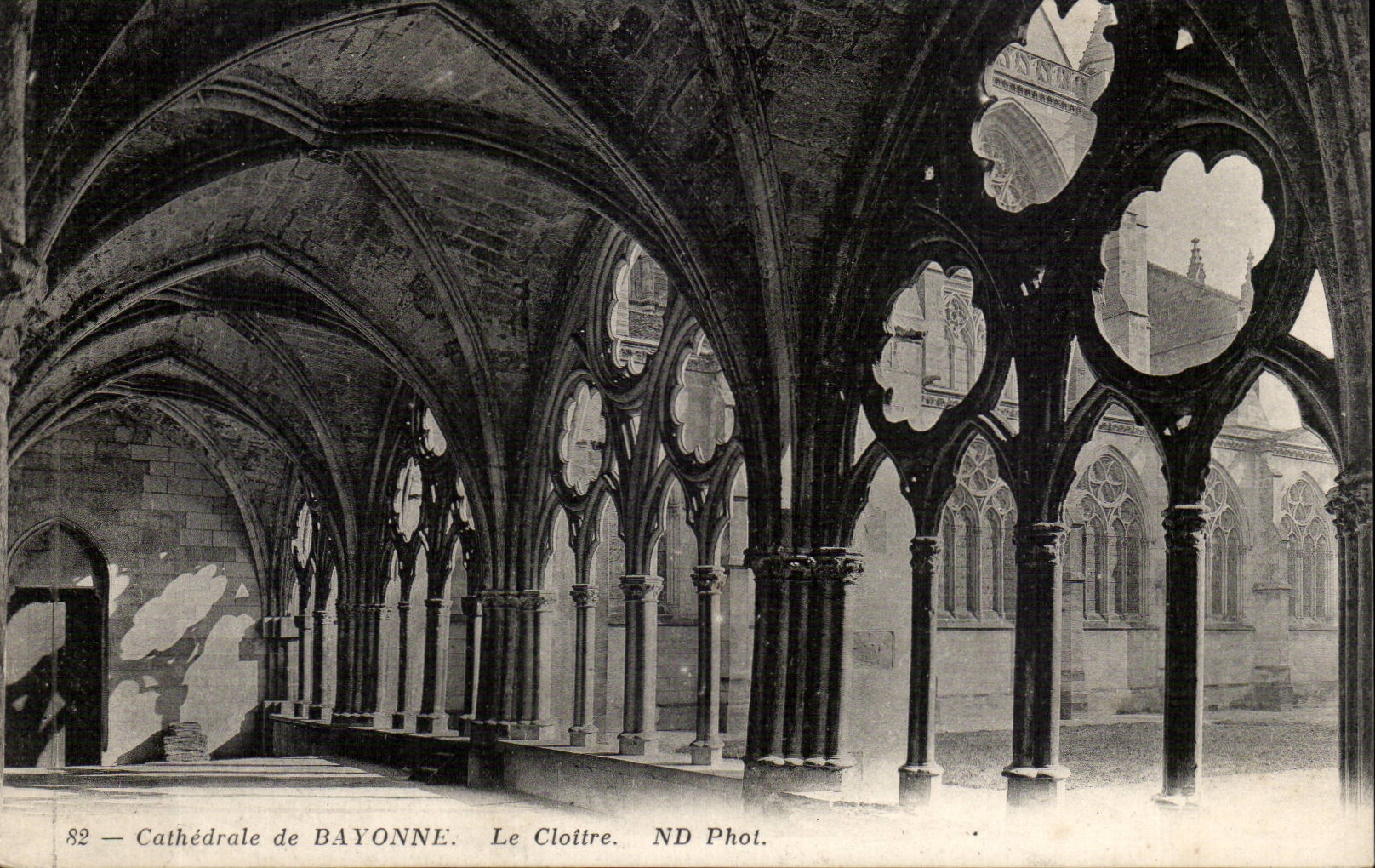 CPA Cathedral of Bayonne the cloister
