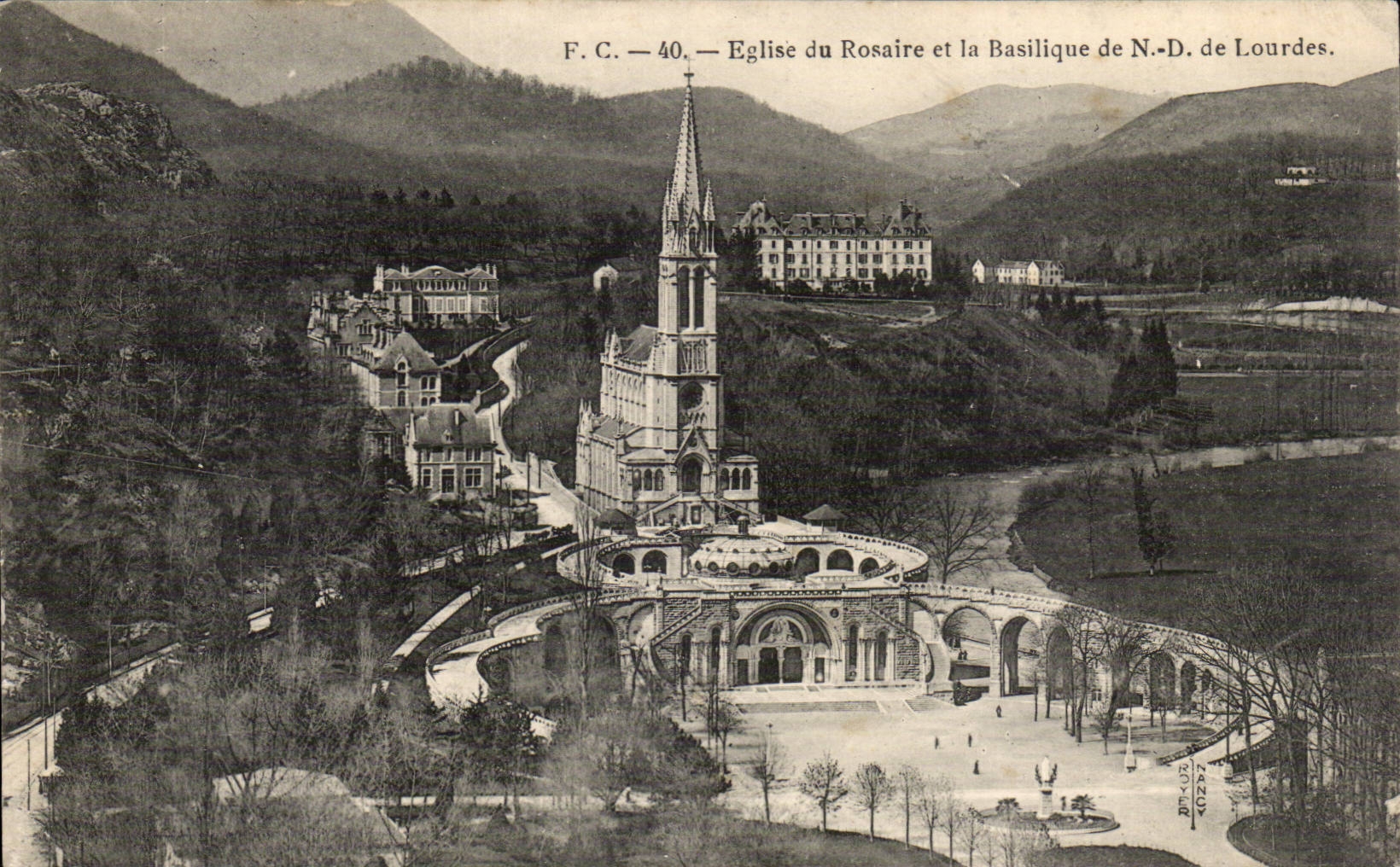 CPA Church of the rosuaire and the ND basilica of Lourdes