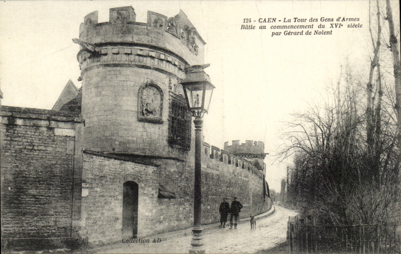 Caen - der Aufsatz der Men-at-arms - CPA