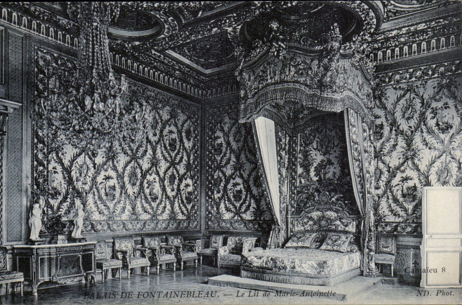 Fontainebleau - the Palate - Bed of Marie Antoinette - CPA