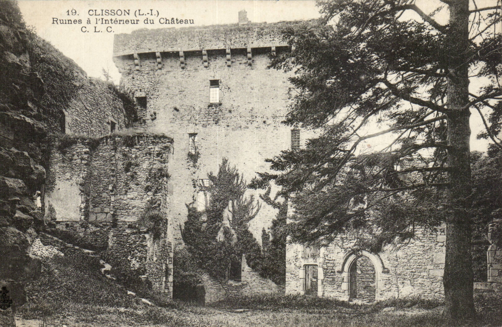 Clisson - Ruins inside the Castle - CPA