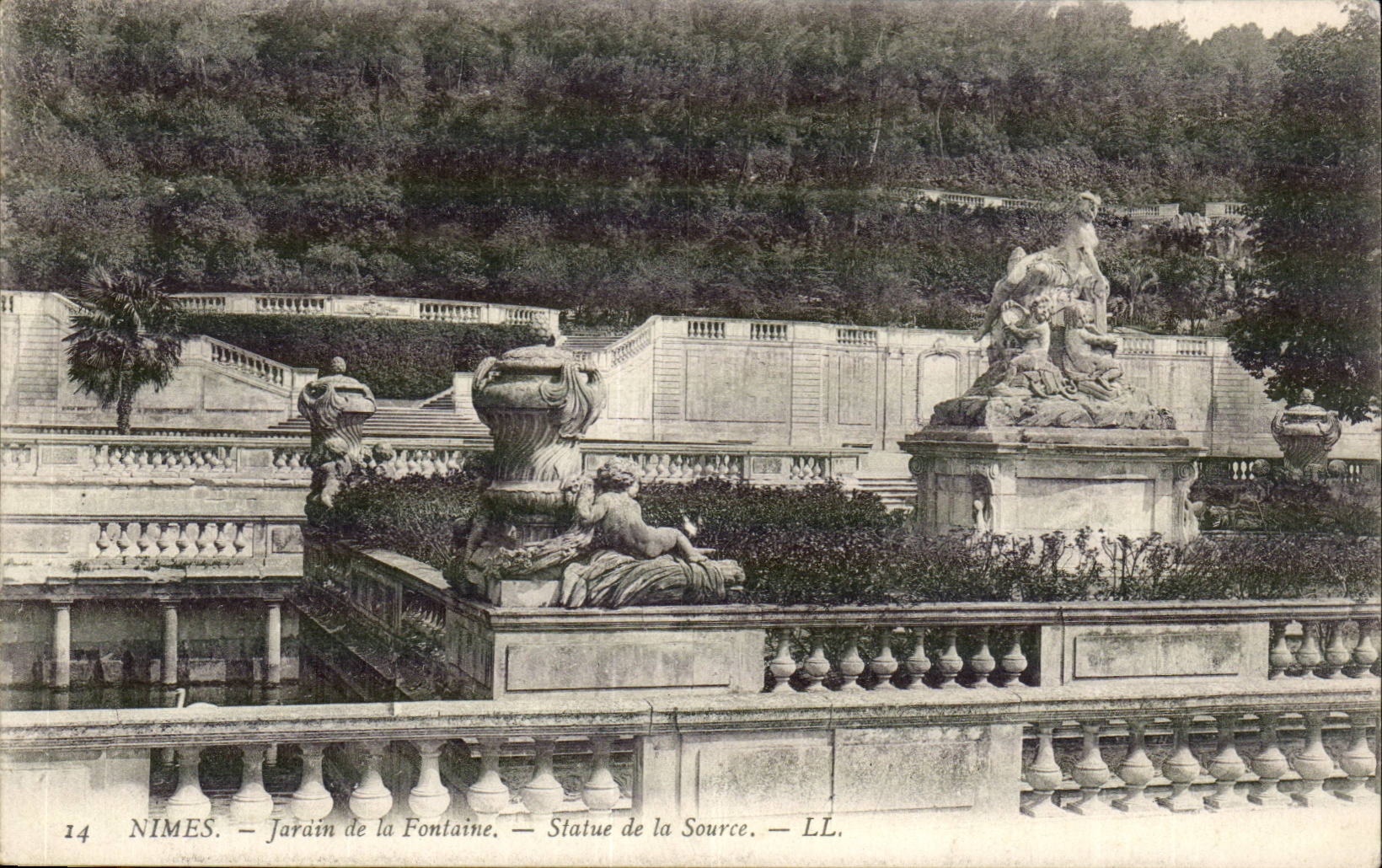 Nimes - Garten des Brunnens - Statue der Quelle - CPA