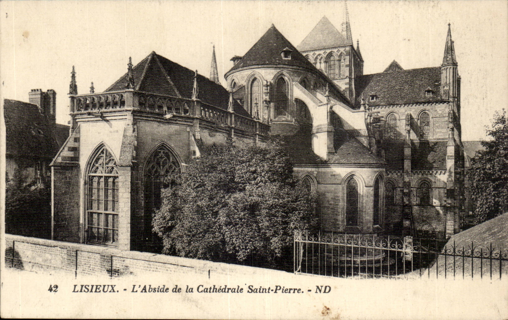 Lisieux - der Apse des Kathedrale-Saint Pierre - CPA
