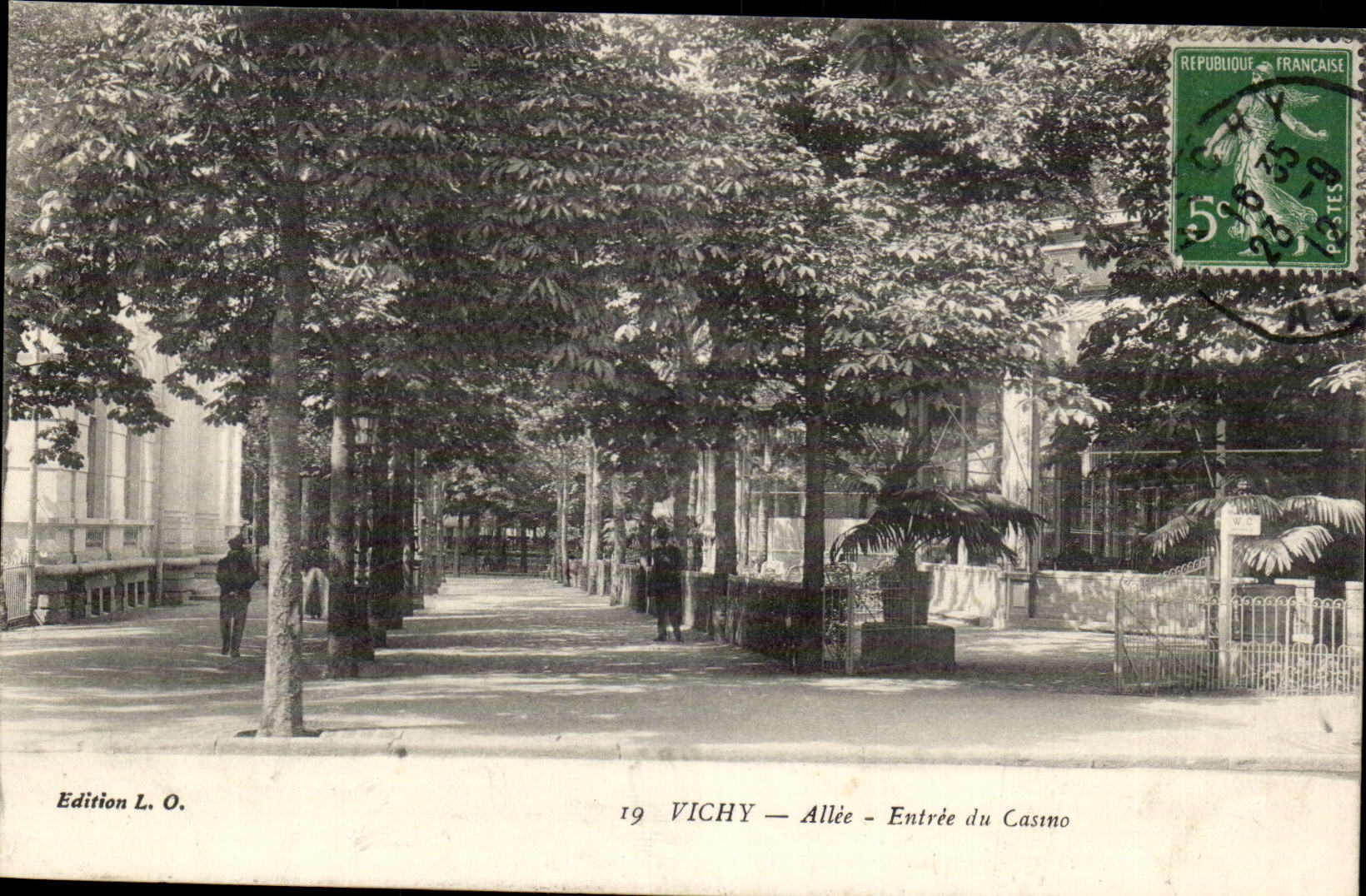 Vichy CPA Allee Entrance of the casino