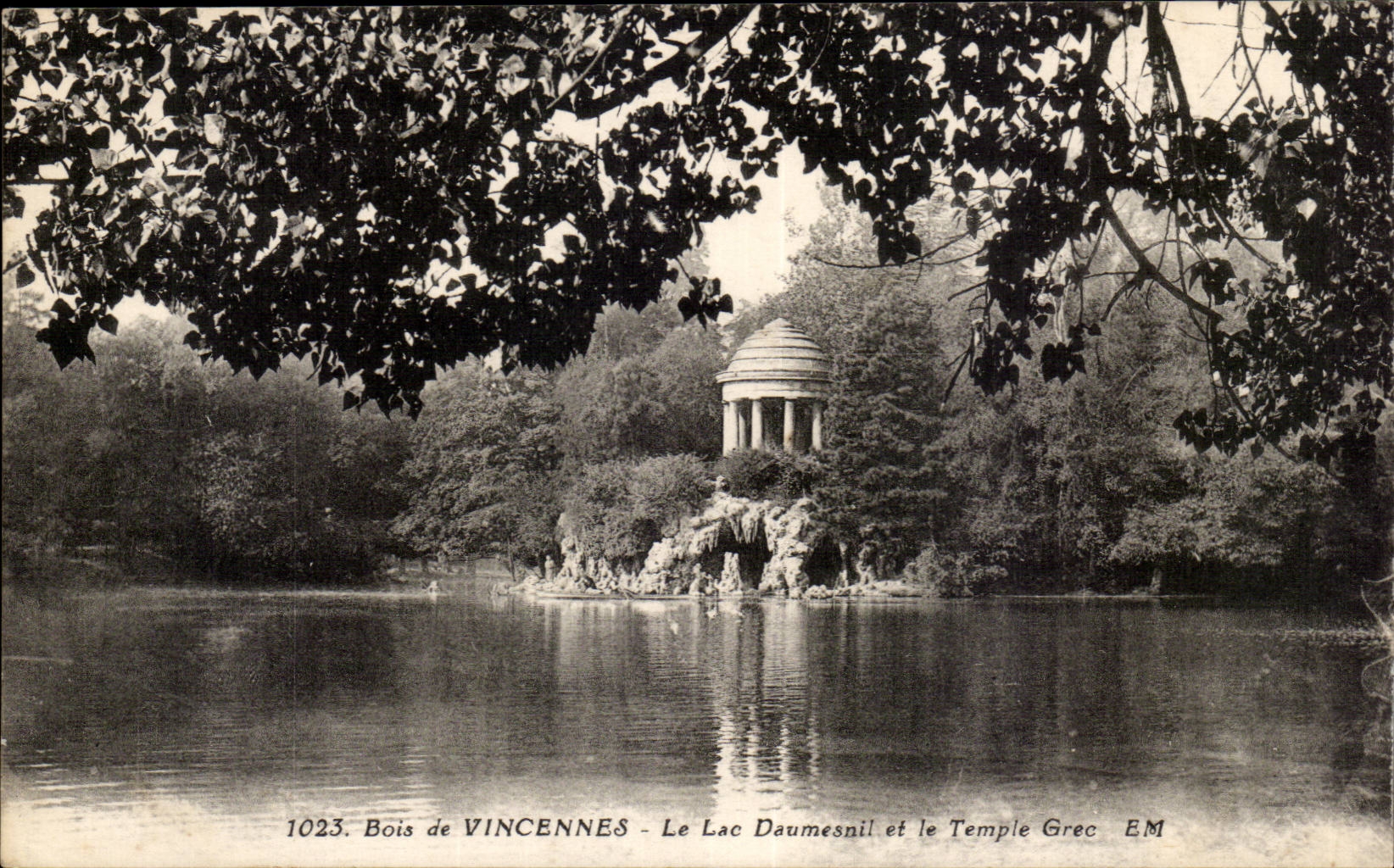 Paris CPA Wood of Vincennes the lake Daumesnil and el Greek temple