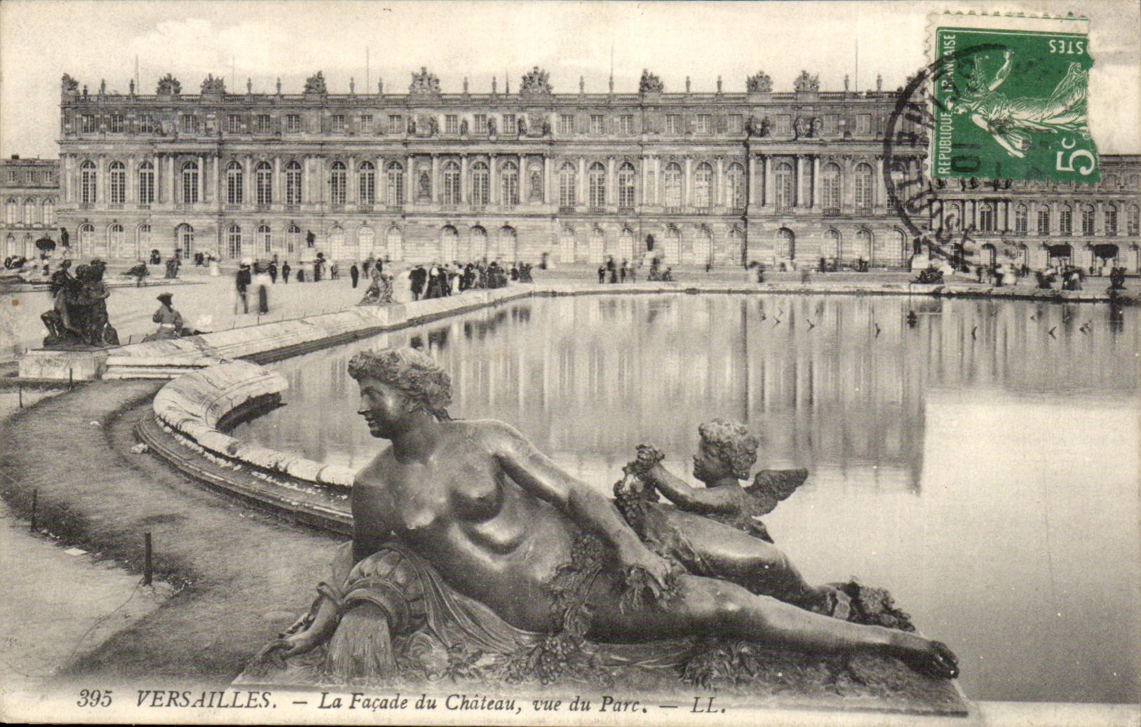 Versailles - the Frontage of the Castle - Sight of Park CPA