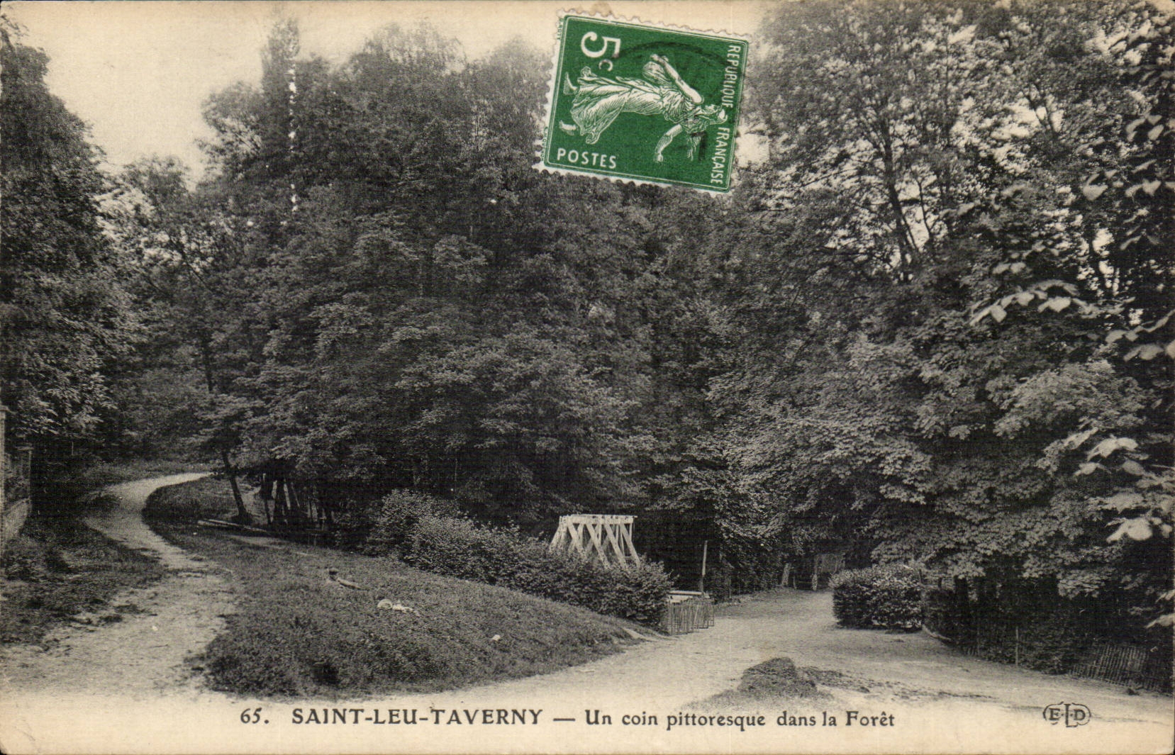 Saint Leu Taverny - a Picturesque Corner in the drill - CPA