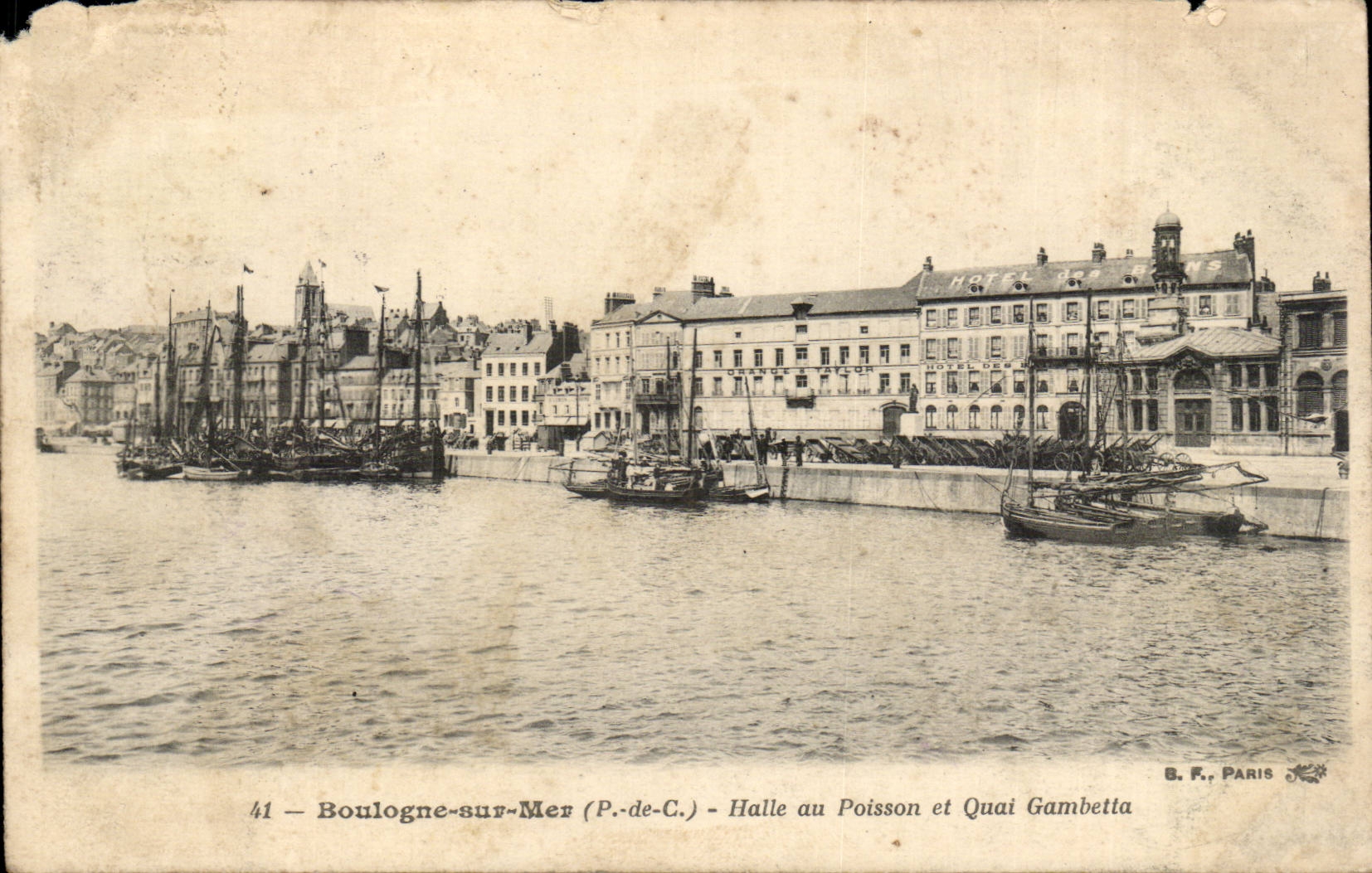 Boulogne on Sea cPA Market with fish and Gambetta quay