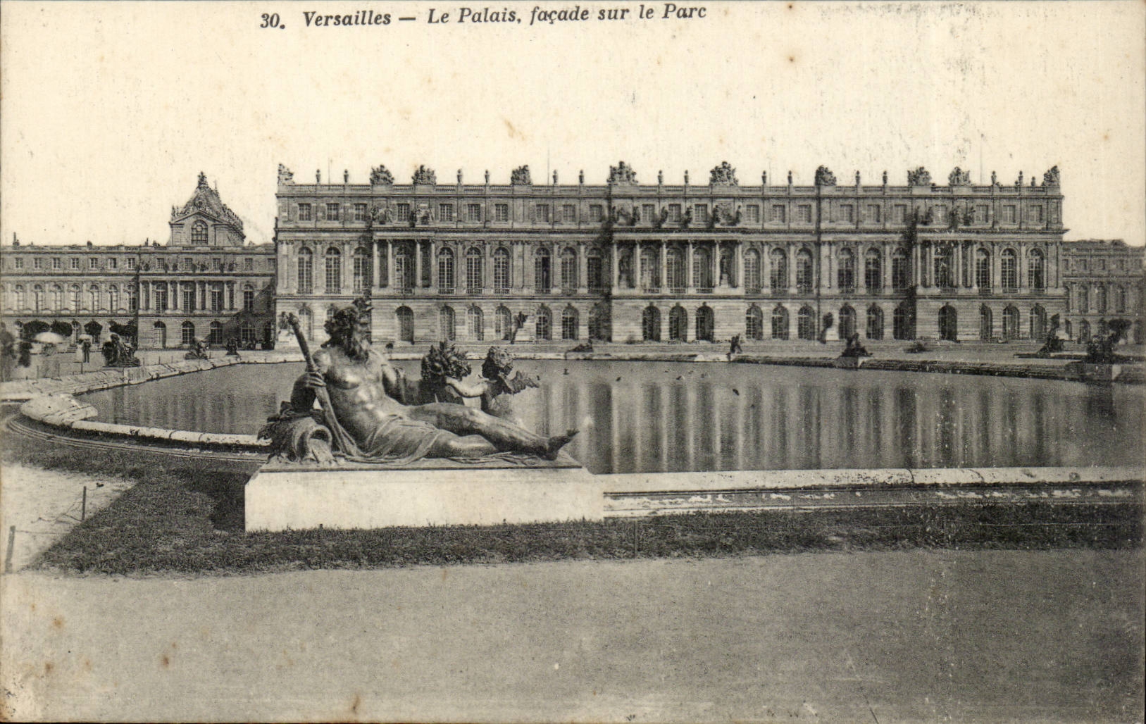 Versailles cPA the palate Frontage on the park