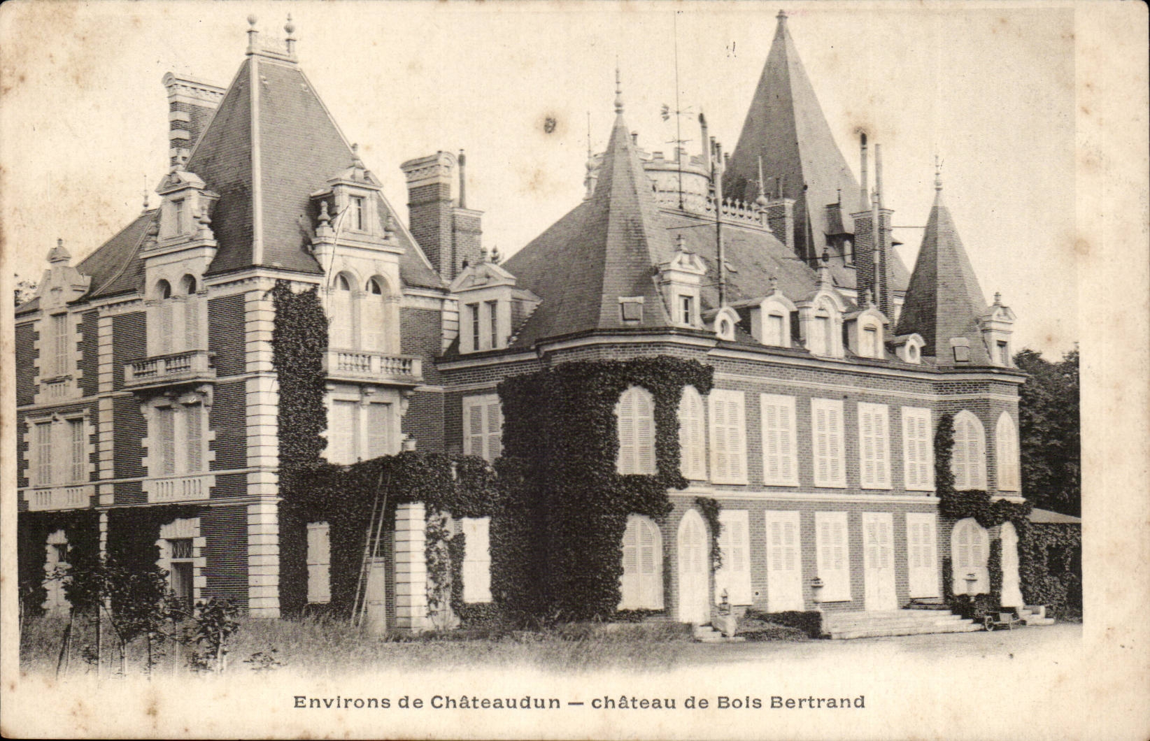 Umlagerungen Chateaudun CPA des Schlosses von HolzFox