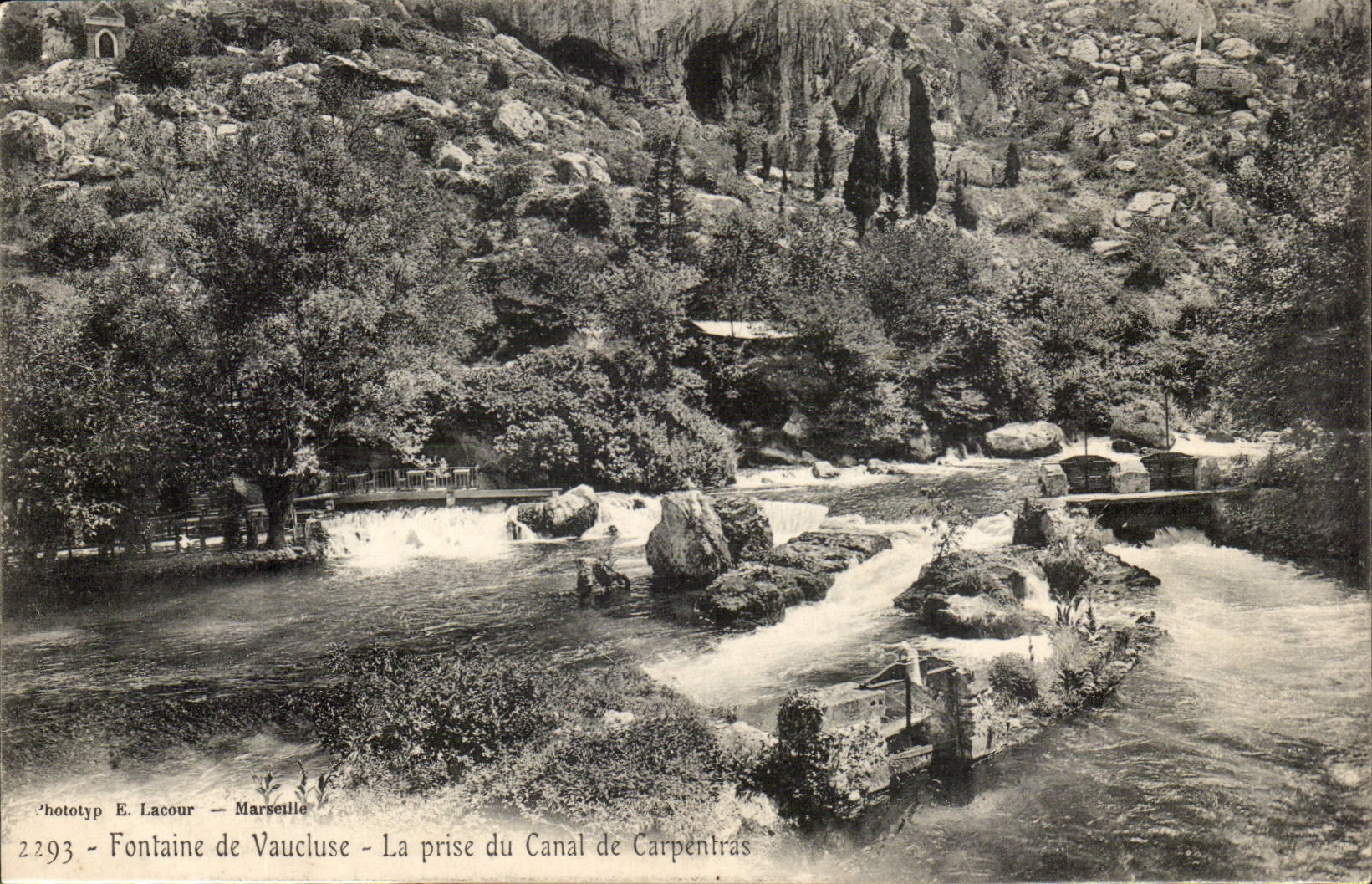 Fountain of Vaucluse CPA the catch of the canl of CArpentras