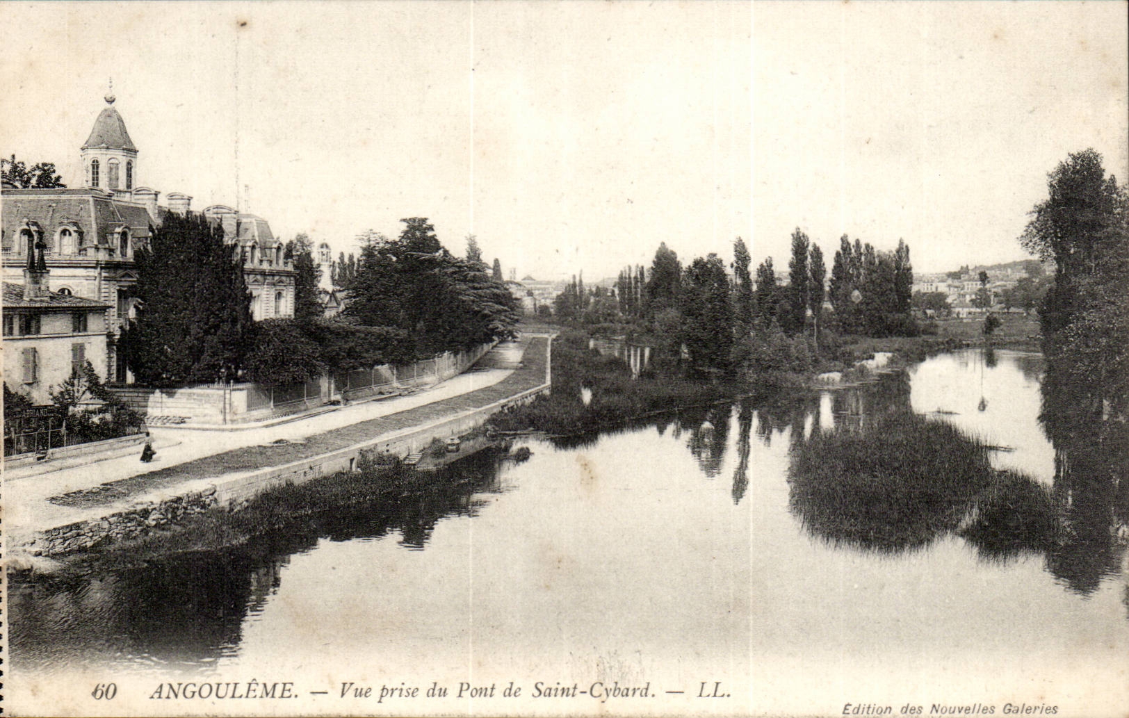Angouleme CPA Vue prise du pont Saint Cybard