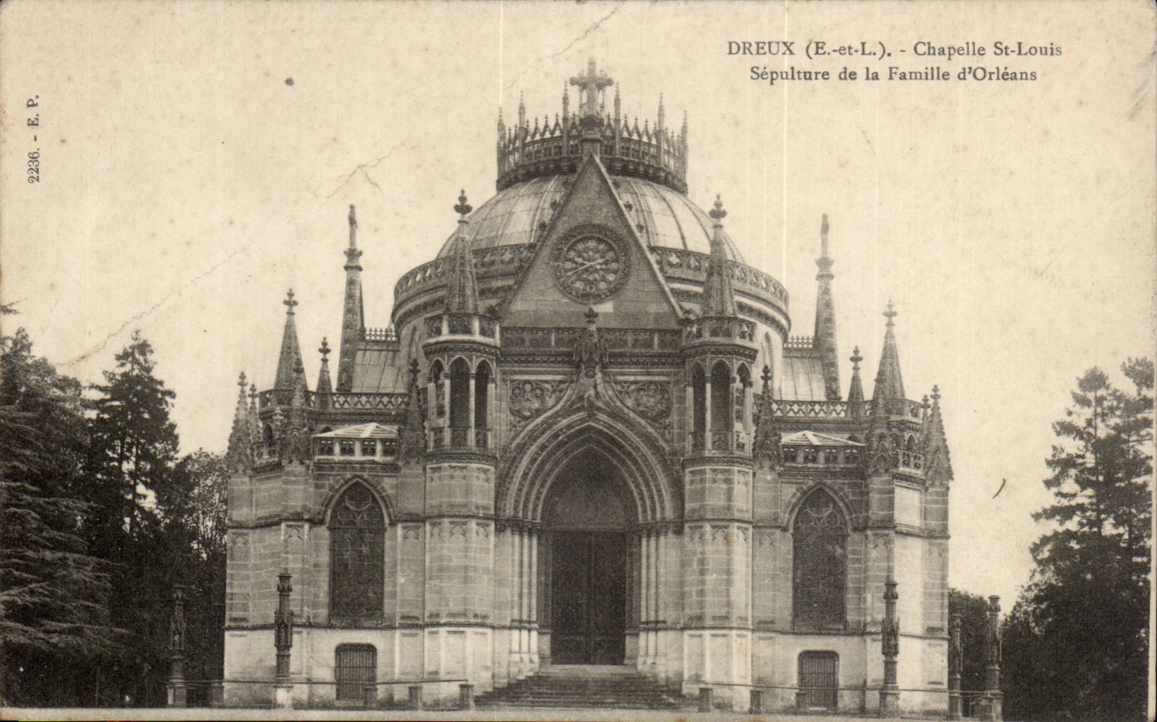 Dreux CPA Chapelle Saint Louis SEpulture de la famille d'orleans