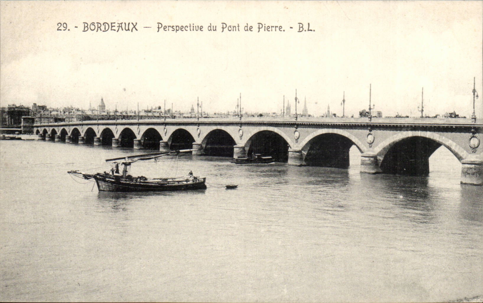 Bordeaux CPA View of the stone bridge