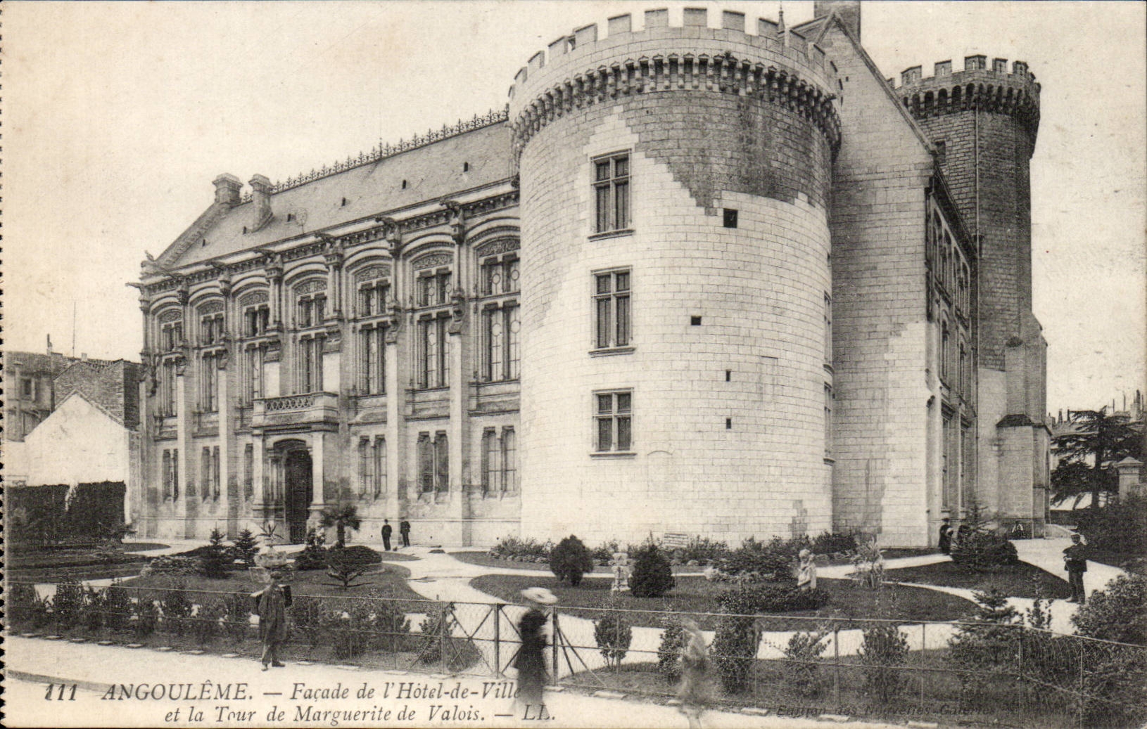 Front Angoulême-CPA des Rathauses und der Aufsatz von Marguerite de Valois