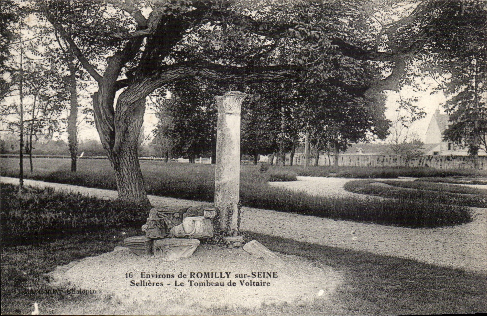 Environs de Romilly sur Seine CPA Sellieres le tombeau de Voltaire