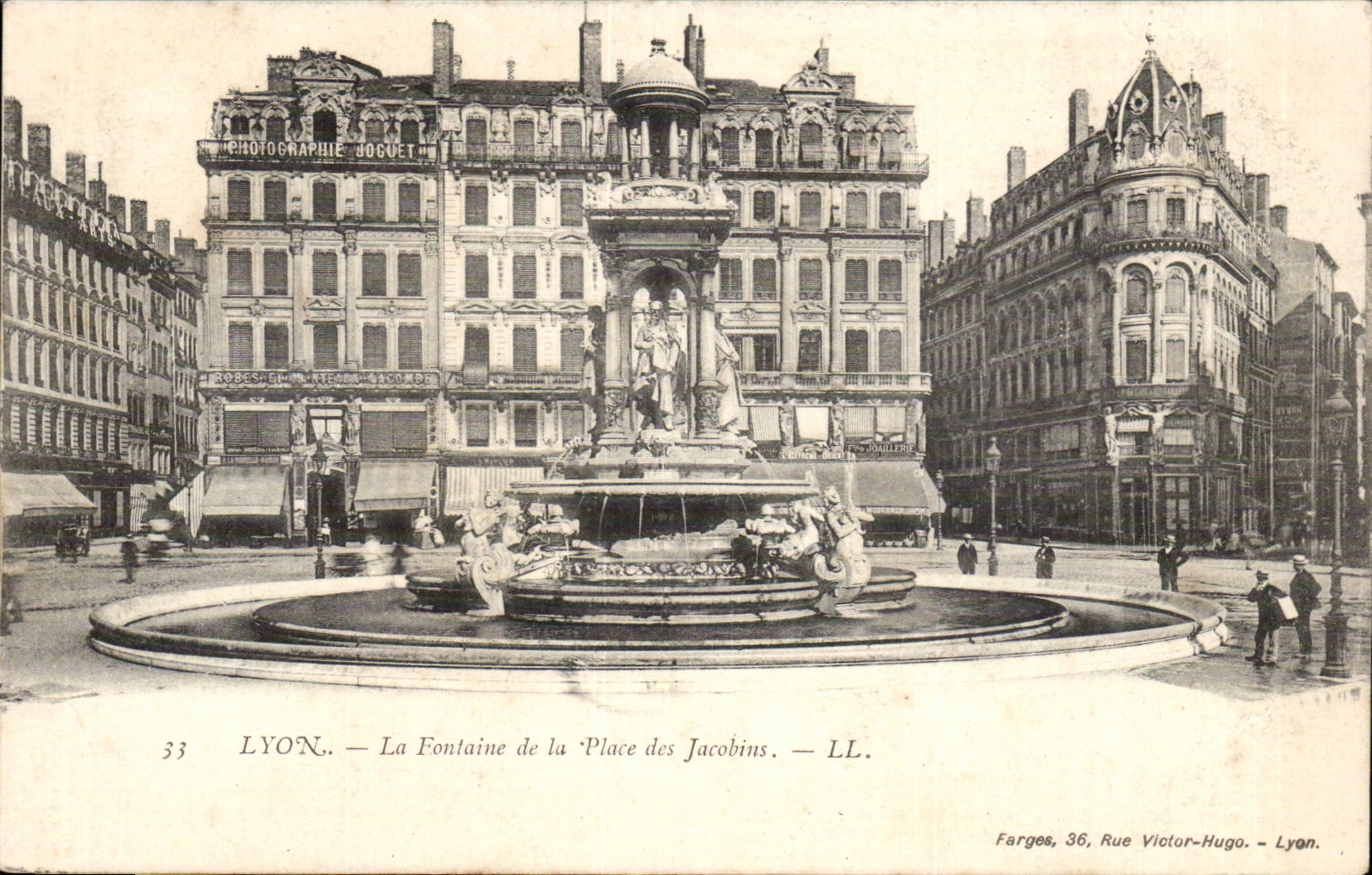 Lyon CPA the fountain of the place of the Jacobins