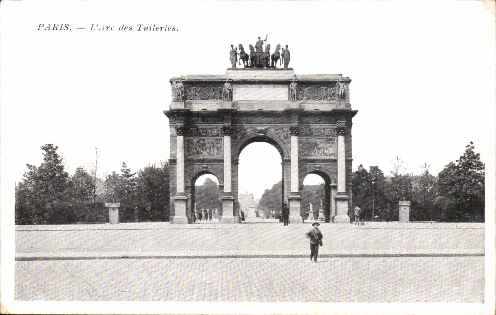 Paris CPA L'arc des Tuileries