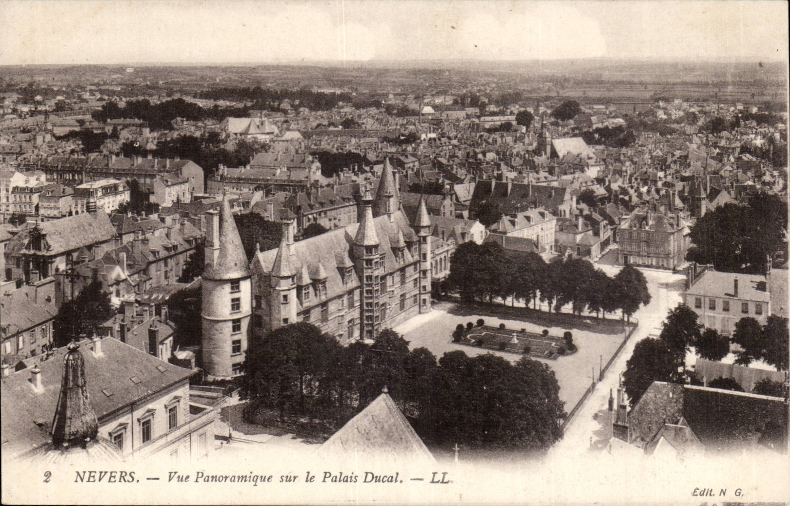 Nevers CPA panoramische Ansicht uber den ducal Gaumen