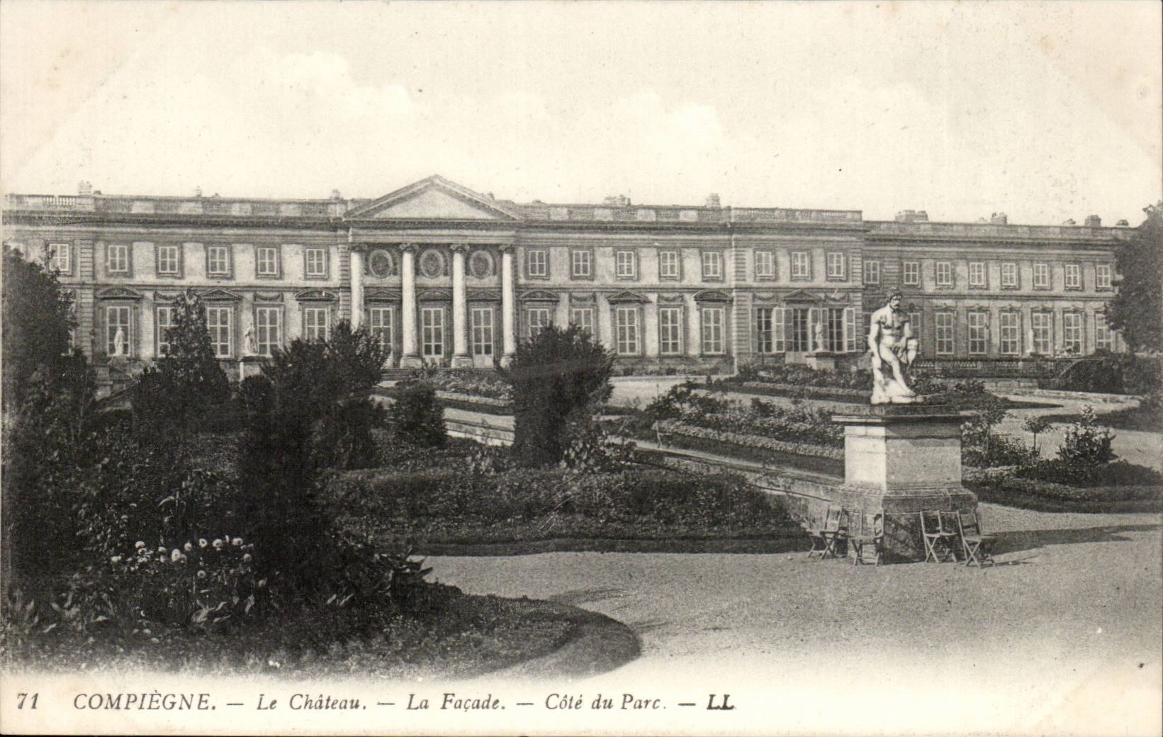 Compiegne CPA das Schloss die Front bemisst Park