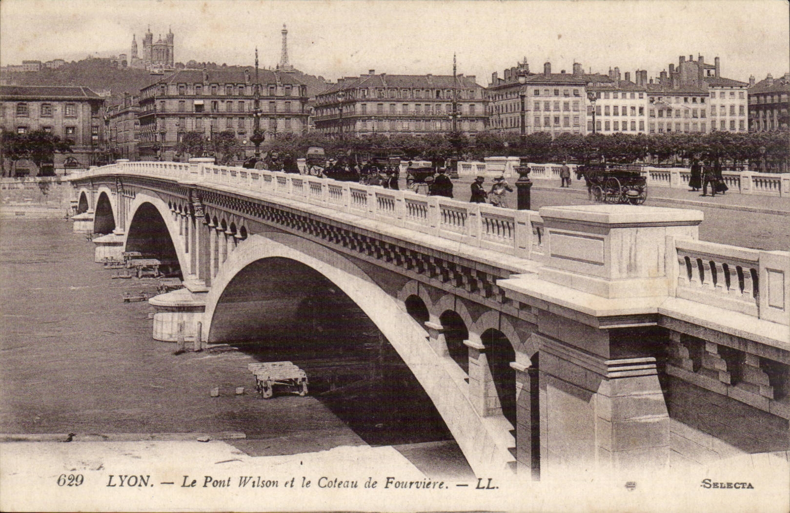 Lyon CPA the Wilson bridge and the slope of fourviere