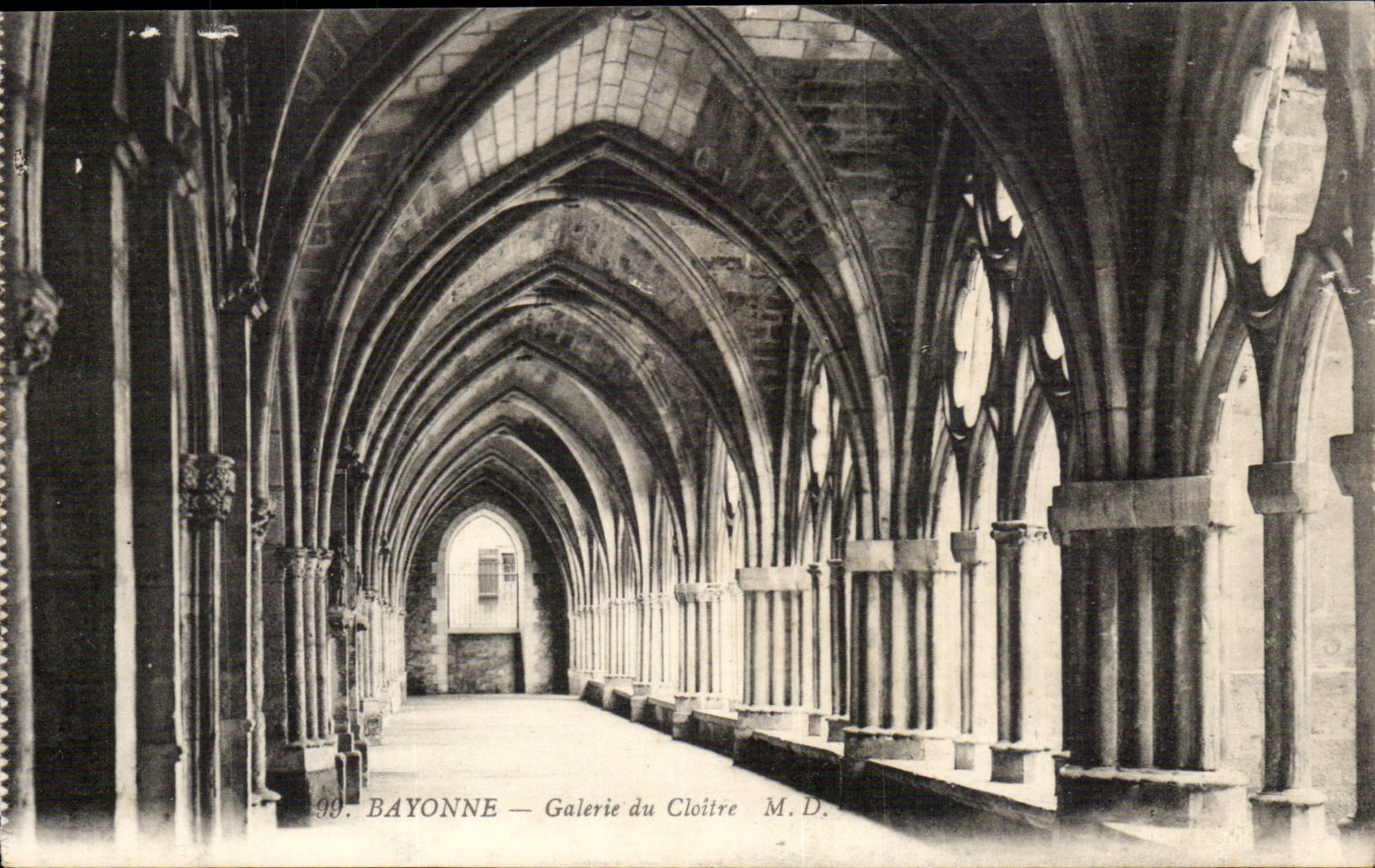 Bayonne CPA Gallery of the cloister
