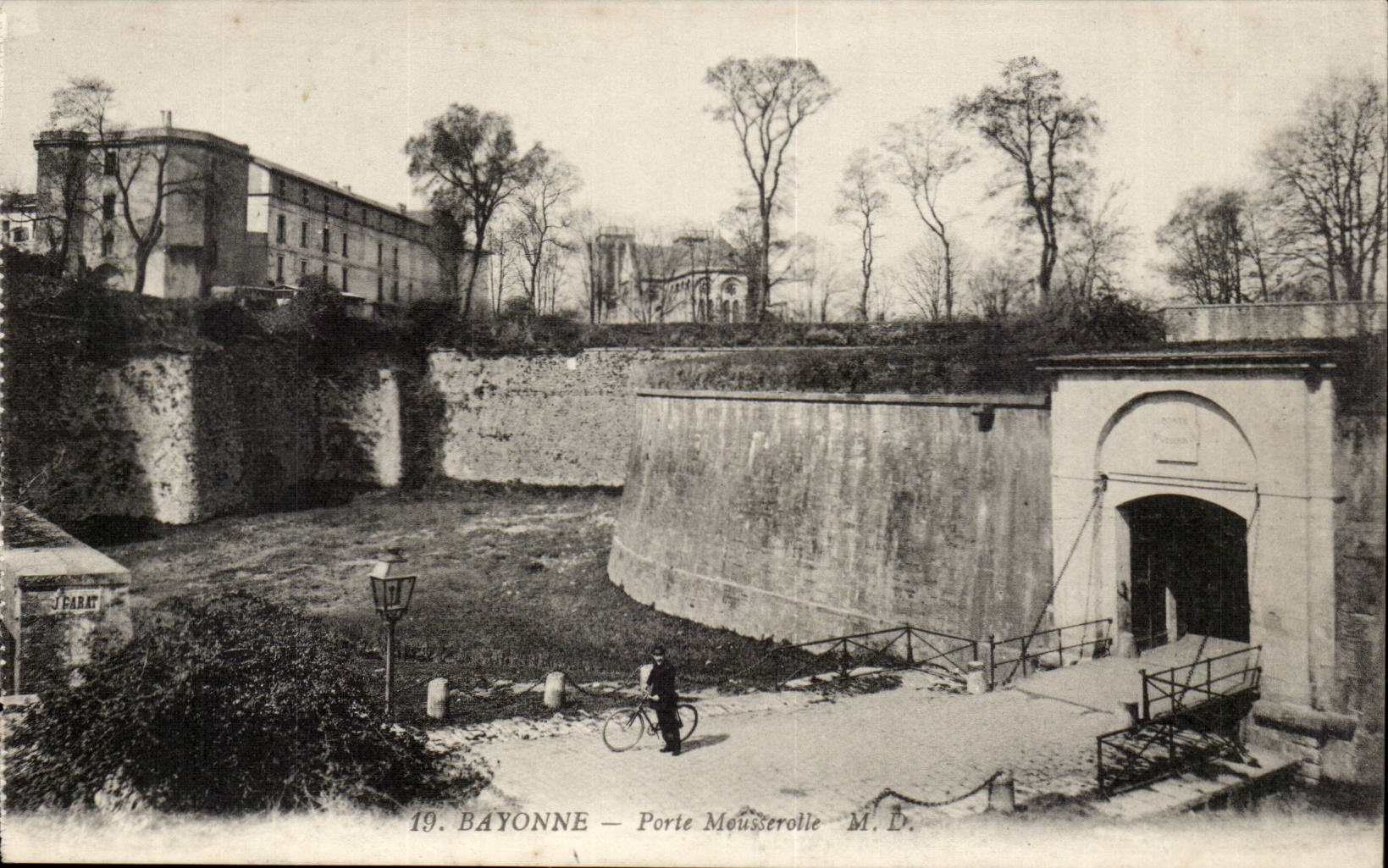 Bayonne cPA Mousterolle Gate