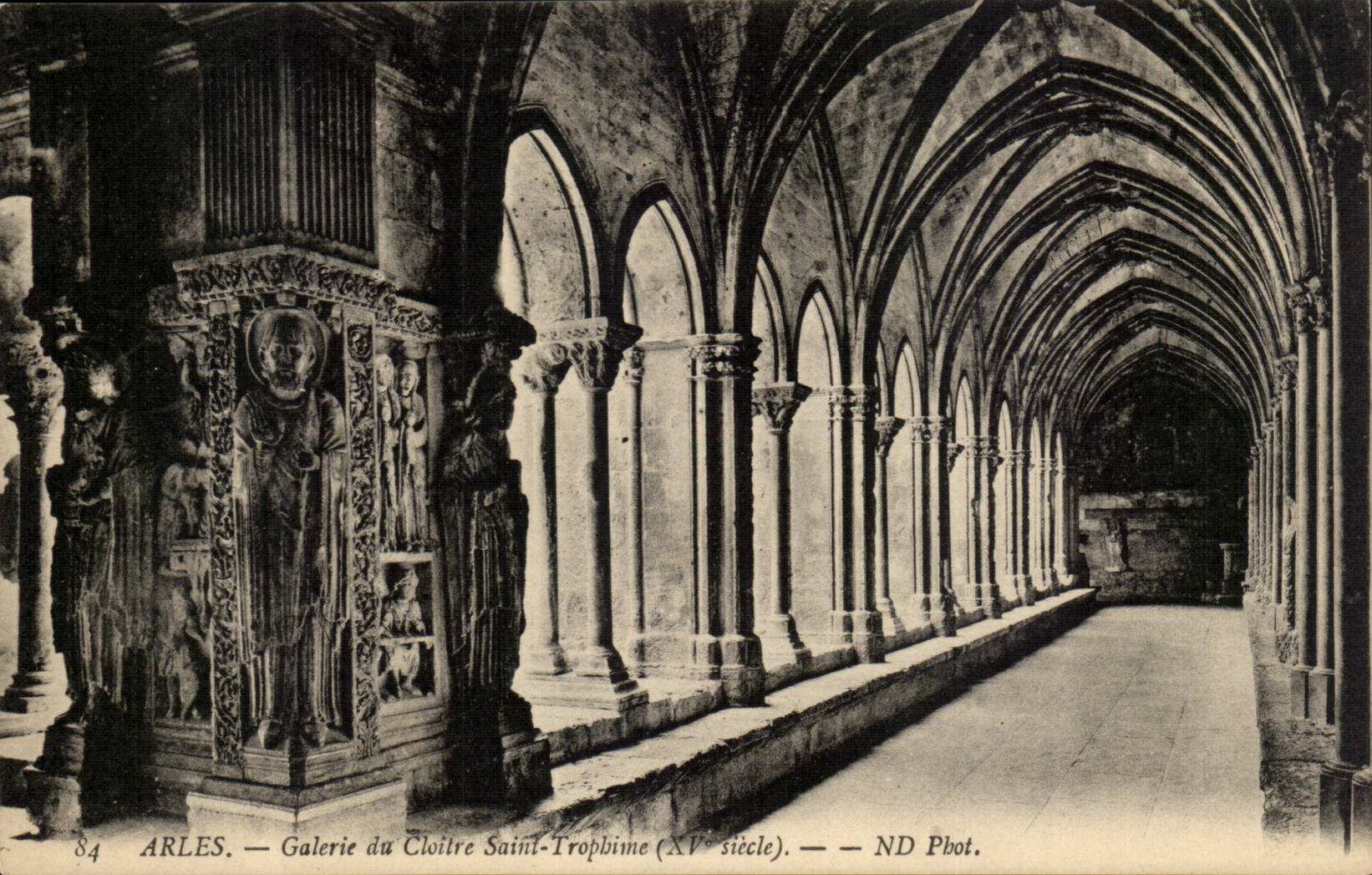 Arles cPA Healthy Gallery of the cloister TRophime