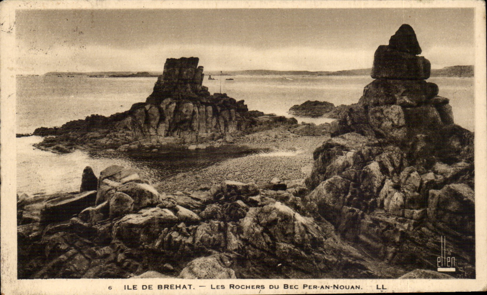 Island of Brehet - Rocks of the Nozzle Per year Nouan CPA