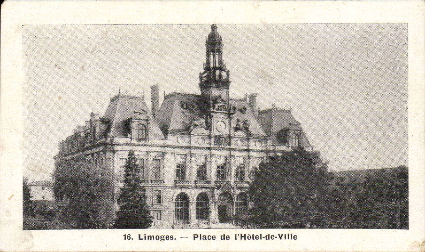 Limoges CPA Places town hall