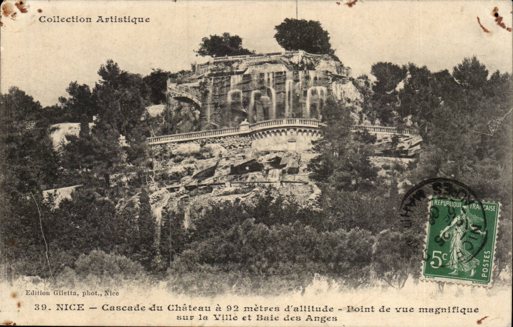 Nette CPA Kaskaden des Ville Schlosses und der Bucht der Engel